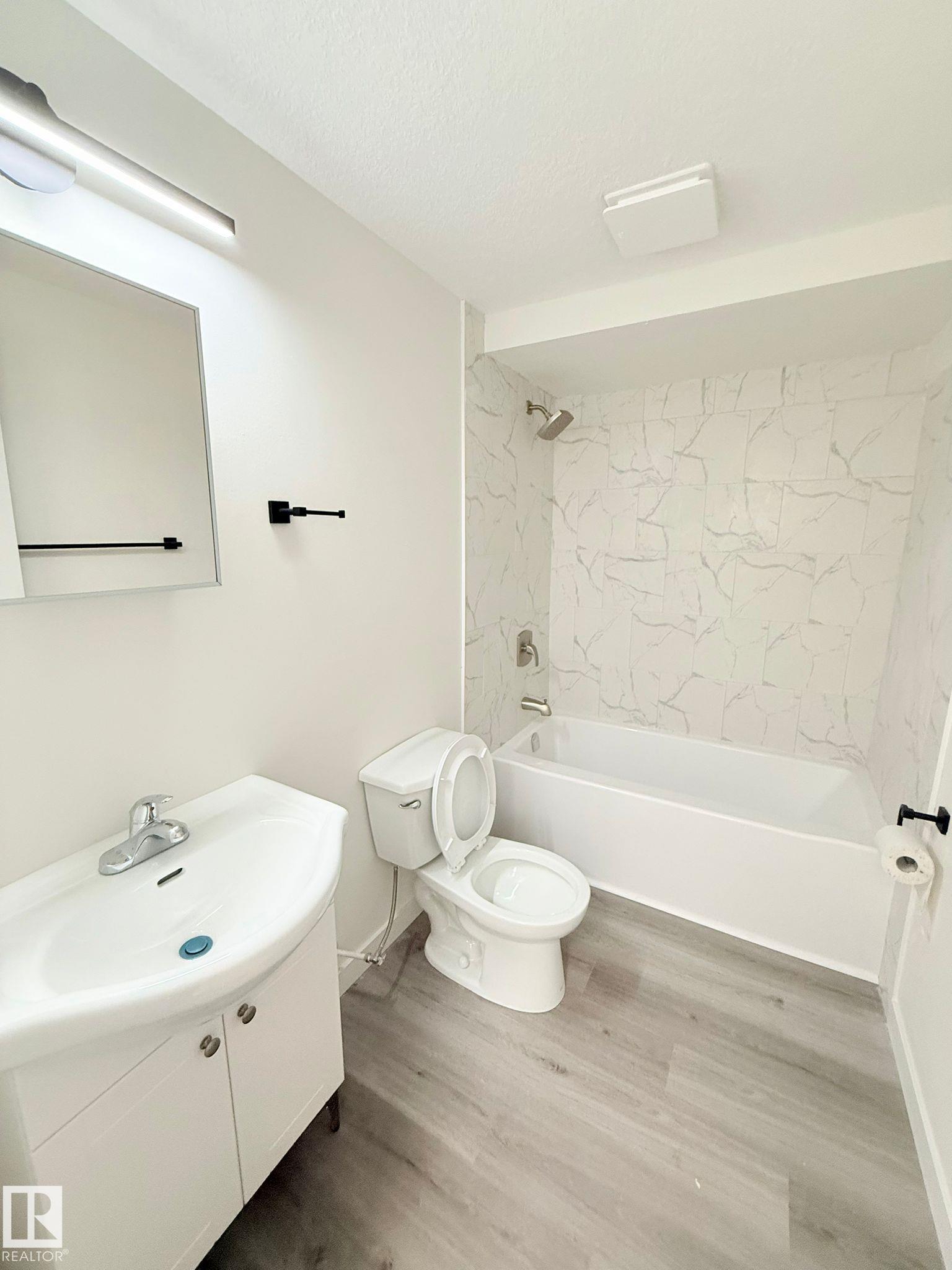 Photo 8 at 11628 151 Avenue NW, Caernarvon, Edmonton