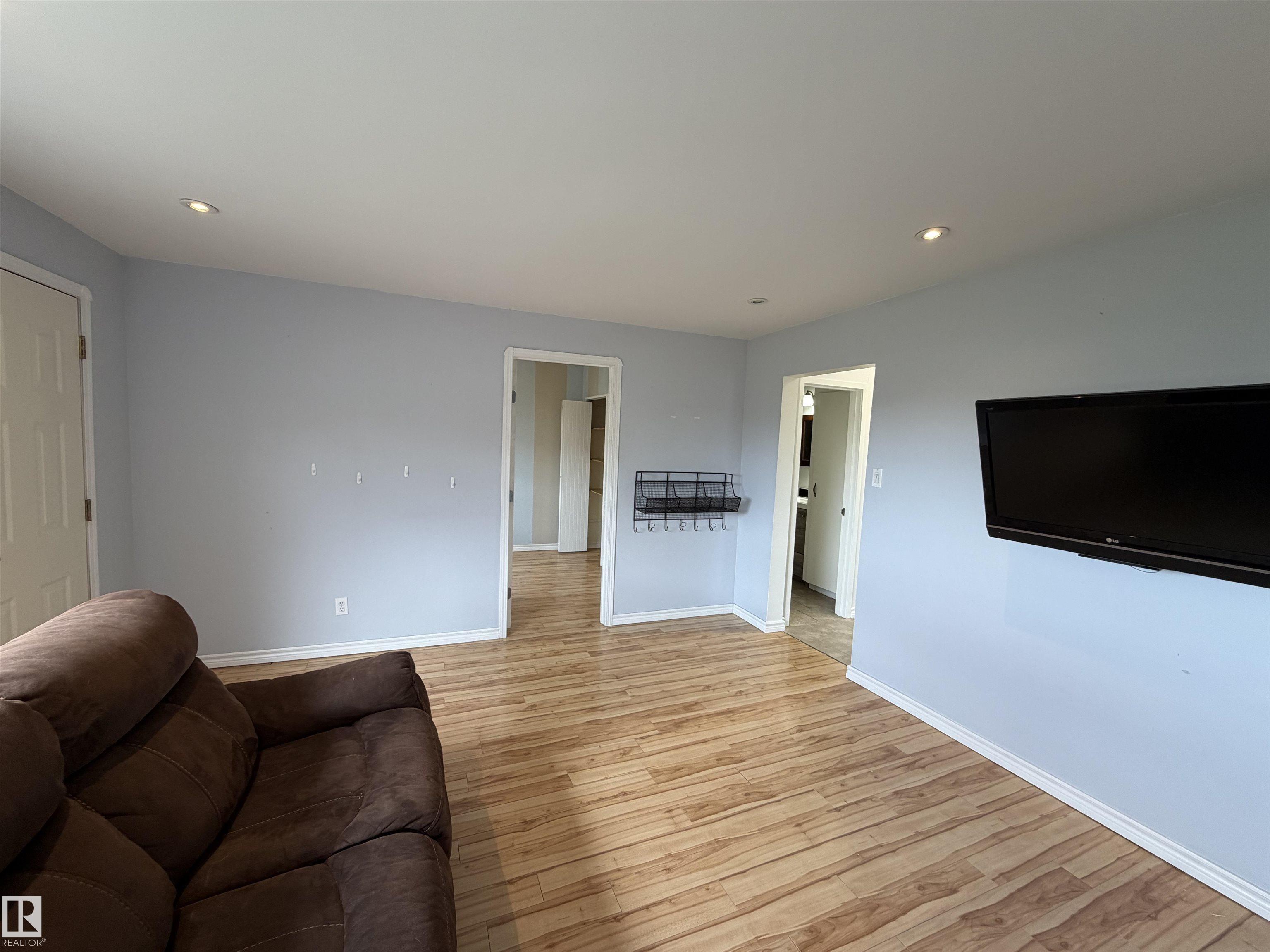 Photo 9 at 13413 59 Street NW, Belvedere, Edmonton
