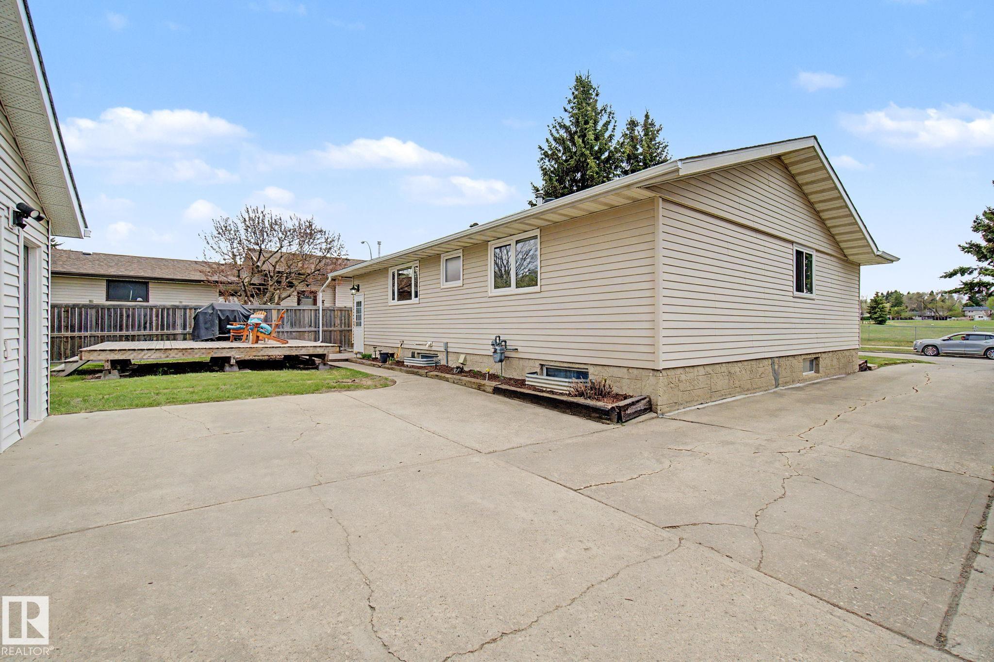 Photo 38 at 49 Main Boulevard, Mills Haven, Sherwood Park