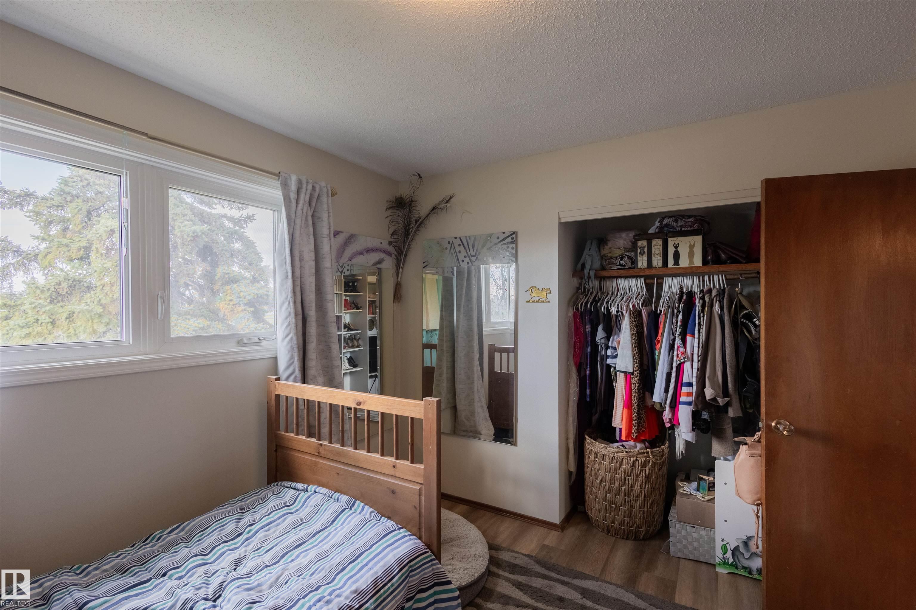 Photo 12 at 5931 138 Avenue NW, York, Edmonton