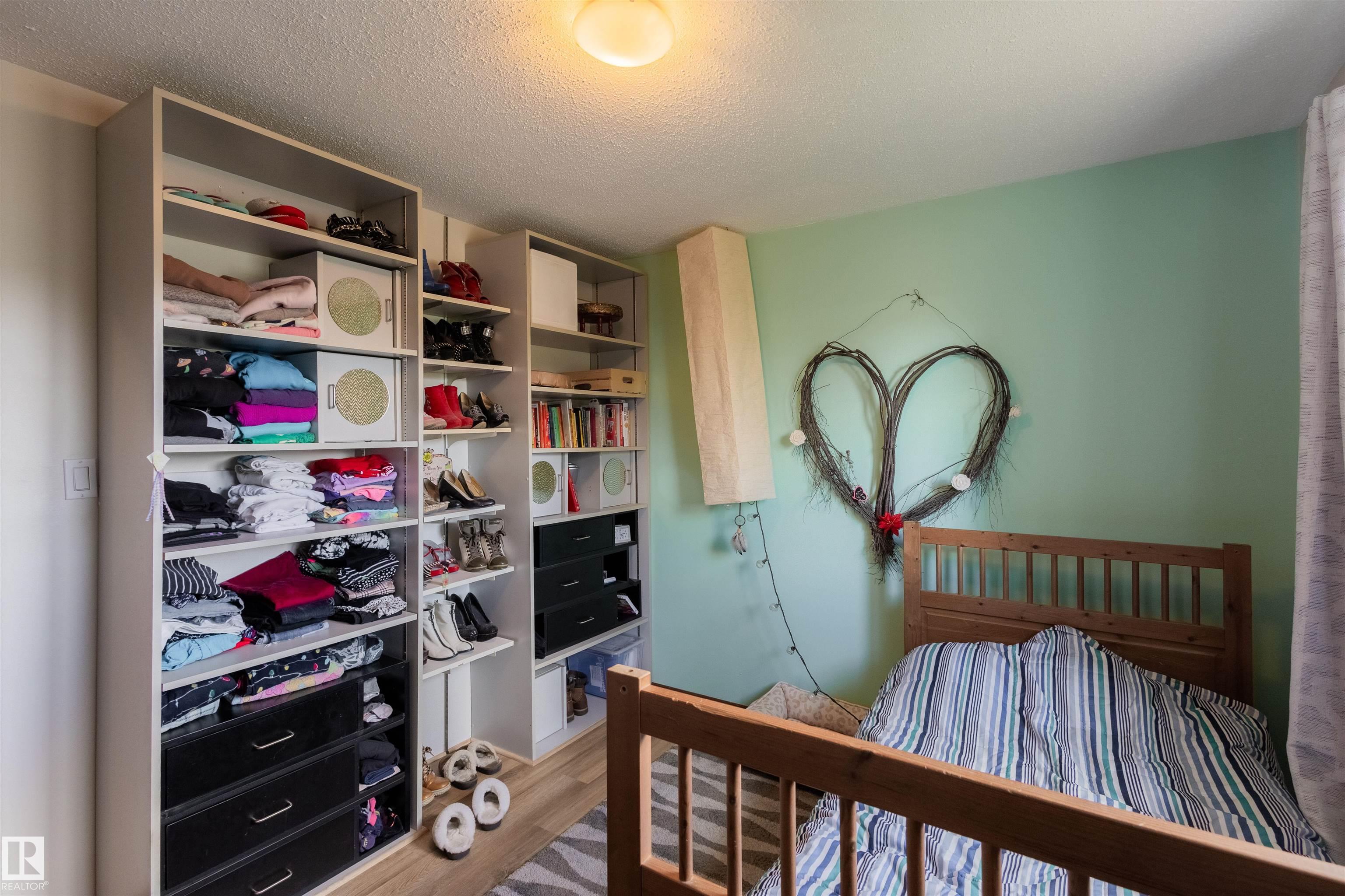Photo 13 at 5931 138 Avenue NW, York, Edmonton