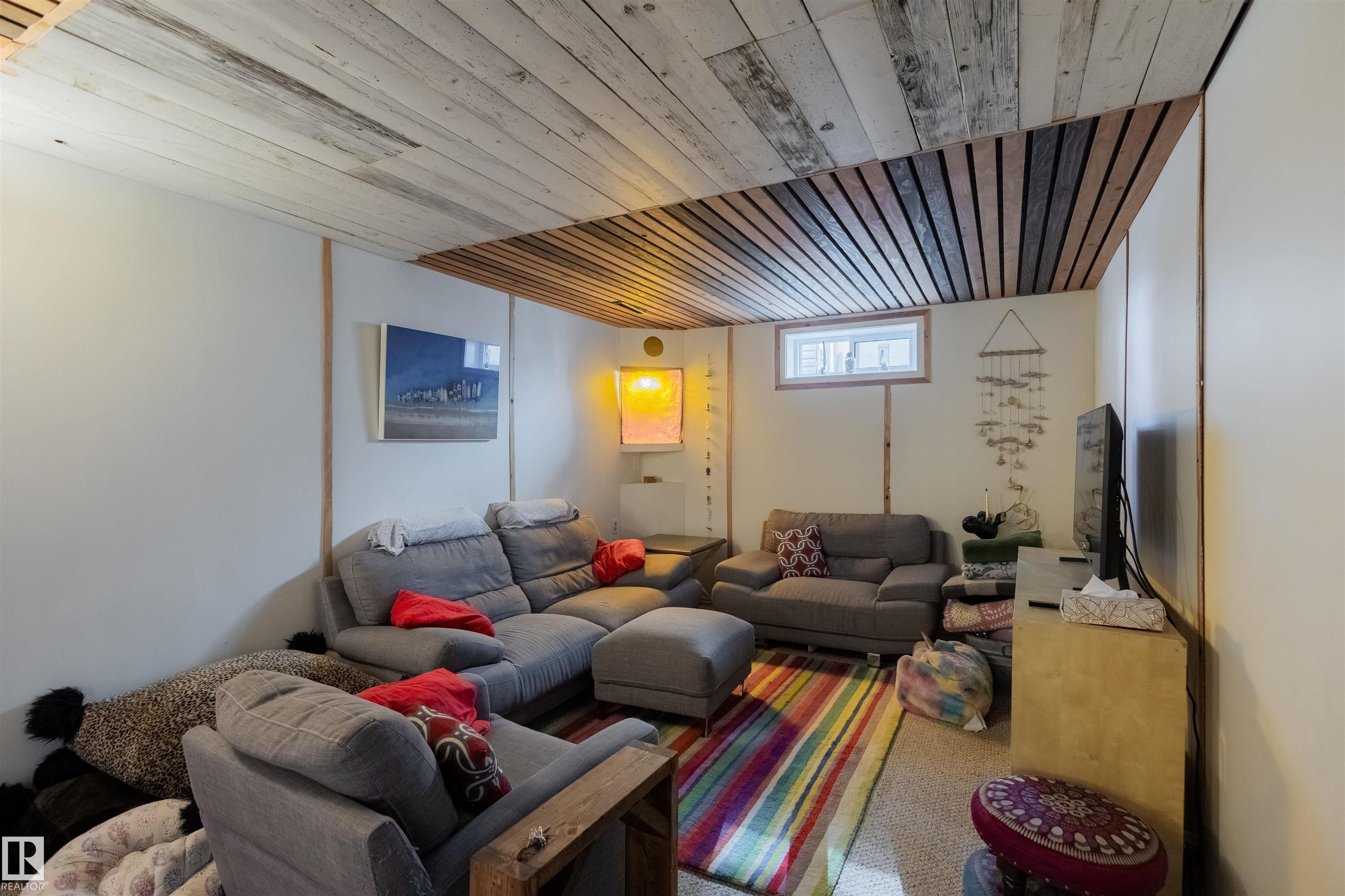 Photo 19 at 5931 138 Avenue NW, York, Edmonton