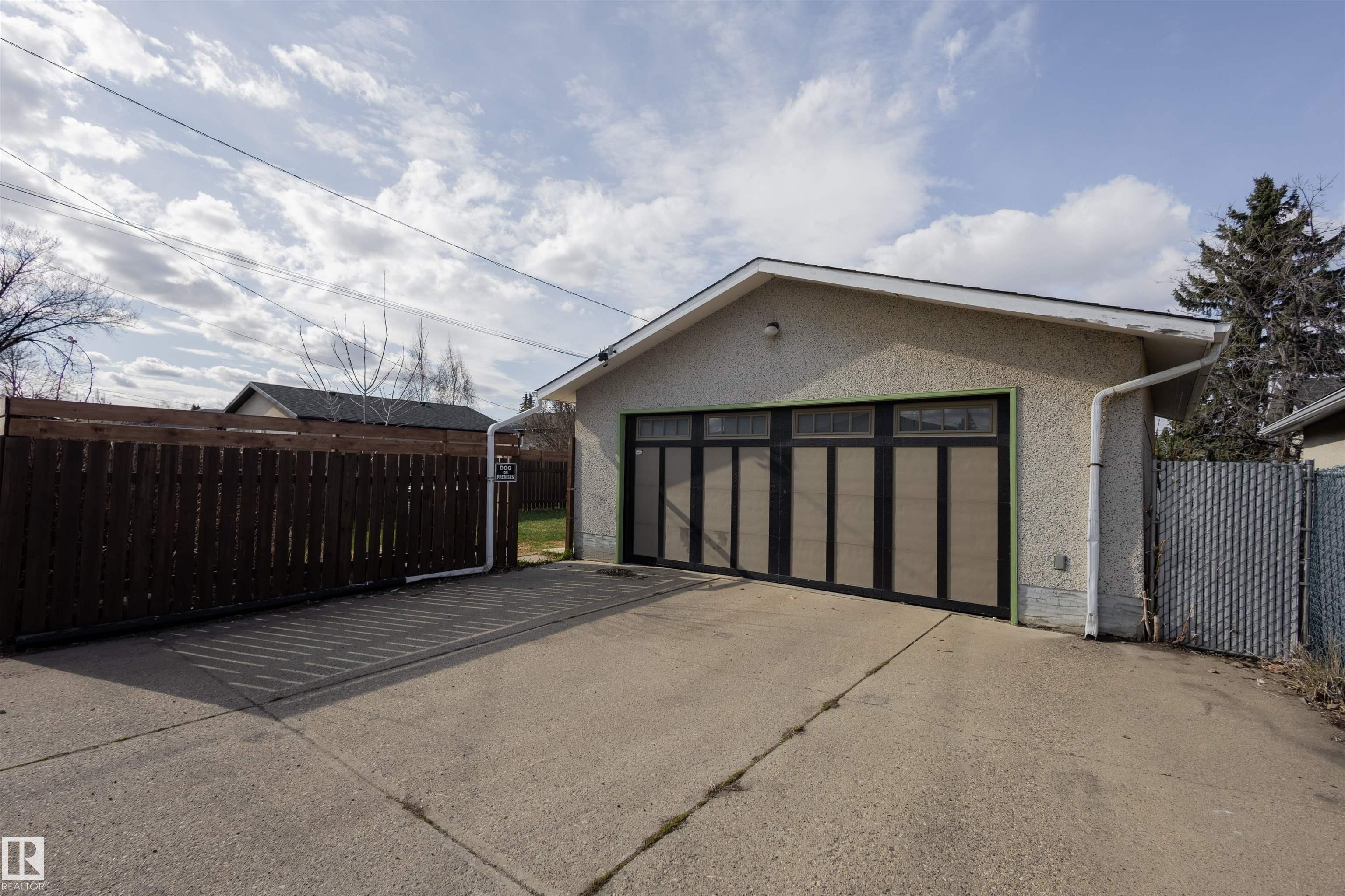 Photo 28 at 5931 138 Avenue NW, York, Edmonton