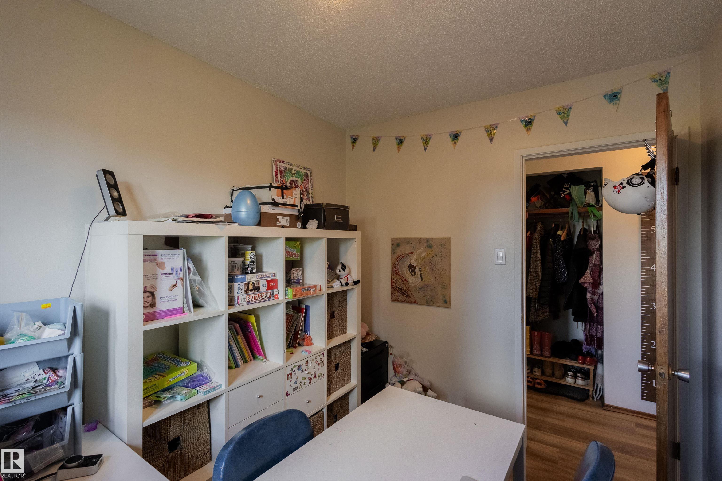 Photo 10 at 5931 138 Avenue NW, York, Edmonton