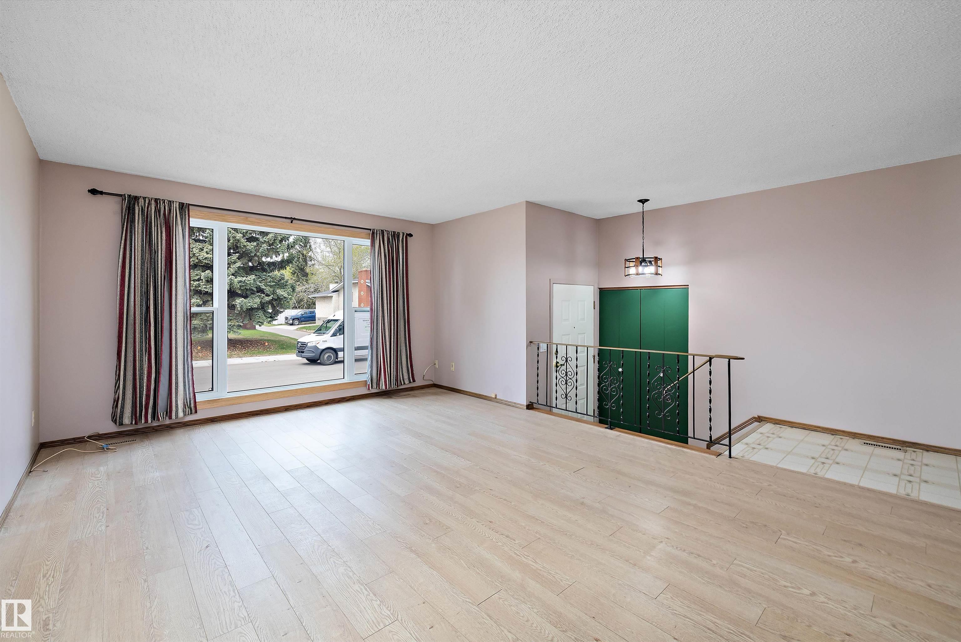 Photo 9 at 16307 111 Street NW, Lorelei, Edmonton