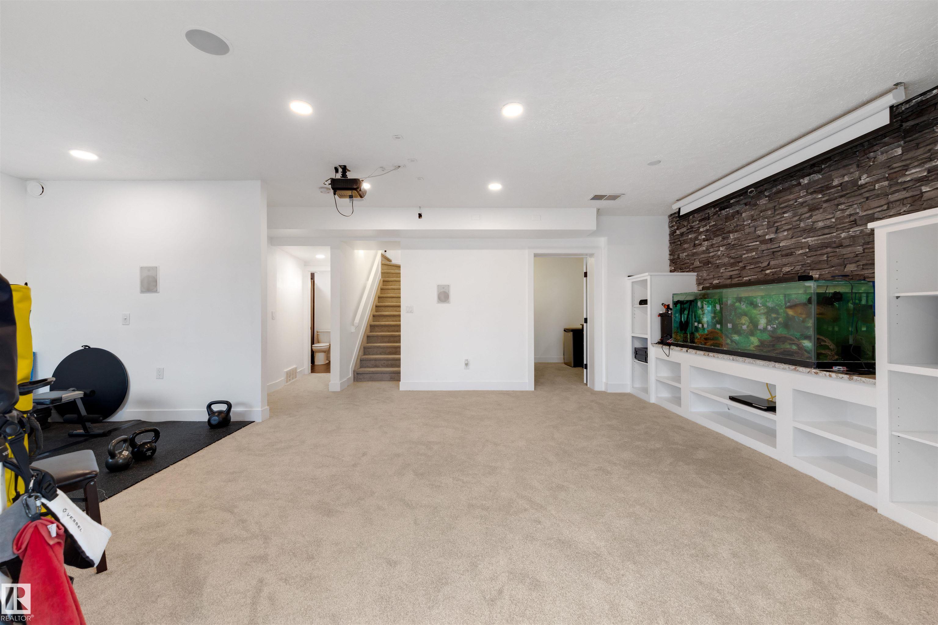 https://zimg.paragon.ice.com/ParagonImages/Property/PM/RAE/225401769/18/0/0/bf9b787b0df2398819c06d27ae7d4b3b/1/56523fb7f7c9c7e3b215123ed3709ffb/225401769-5A84A283-47B8-4132-BD17-0E5D658F1110.JPG