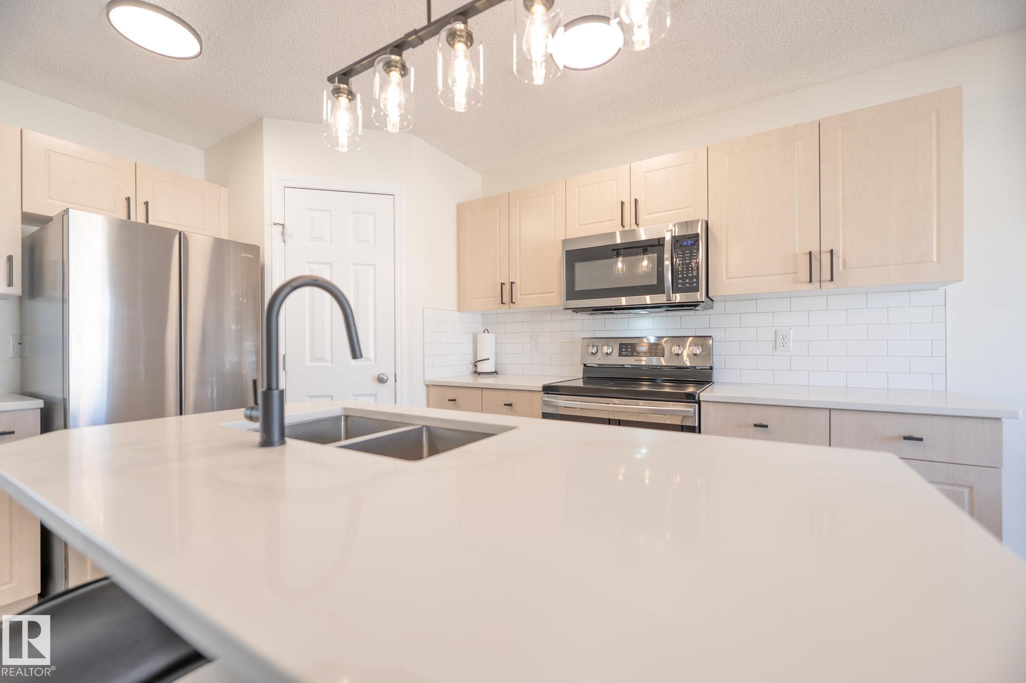 Photo 15 at 2928 25 Street NW, Silver Berry, Edmonton