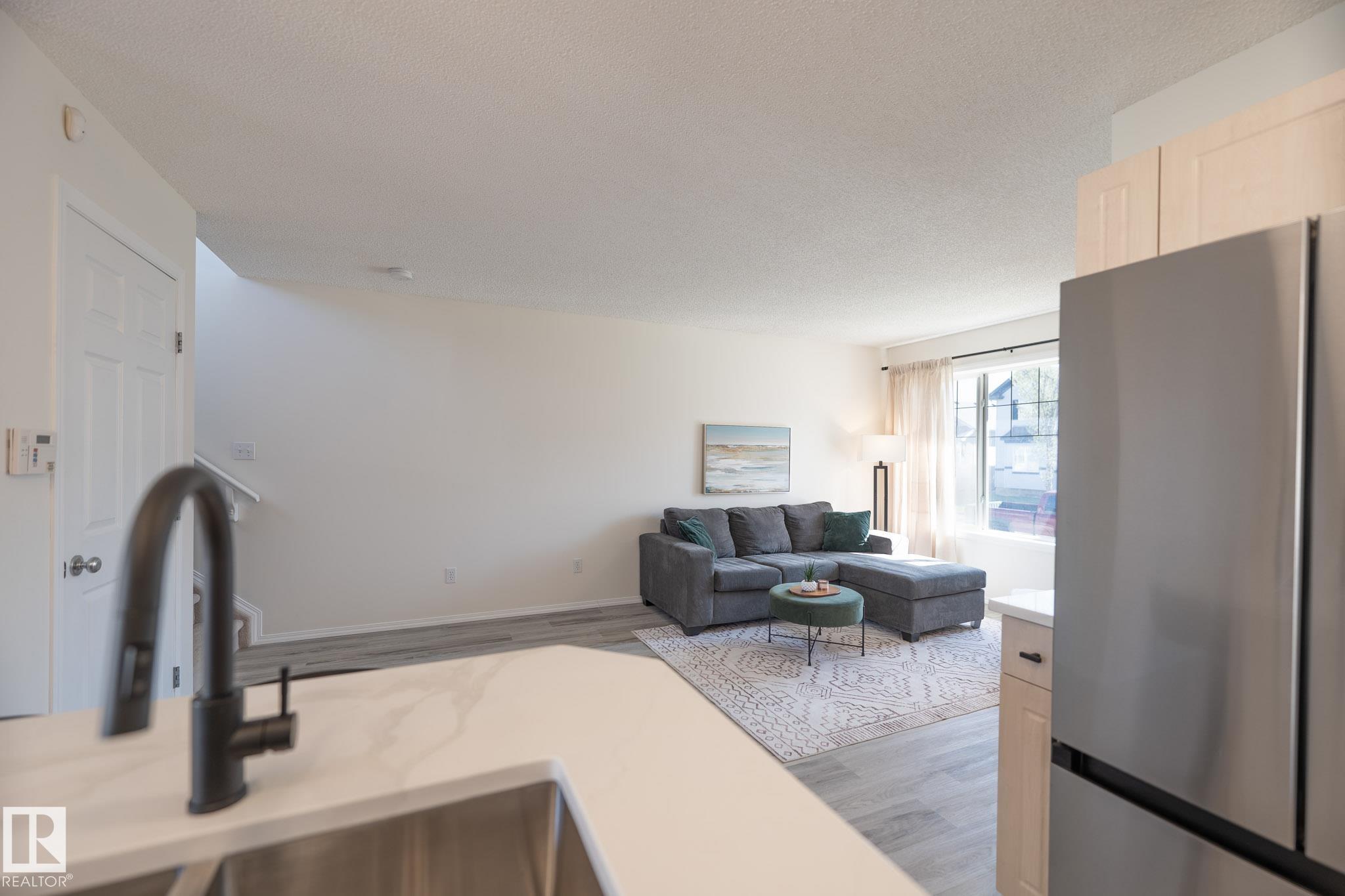 Photo 17 at 2928 25 Street NW, Silver Berry, Edmonton