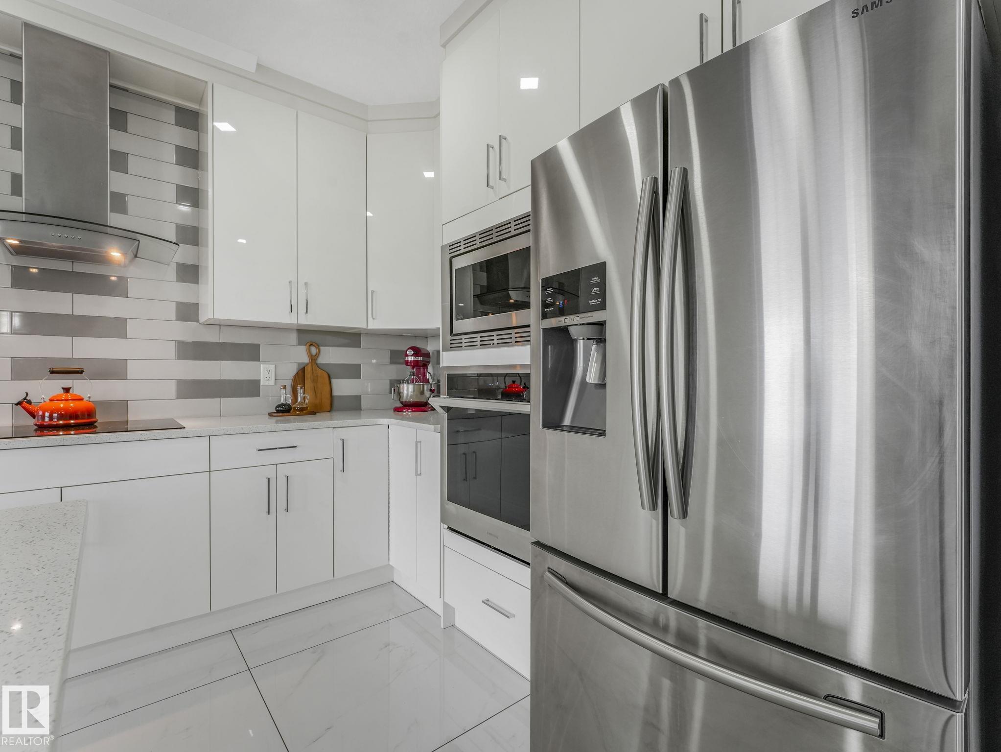Photo 32 at 12 Sandalwood Place, Suntree, Leduc