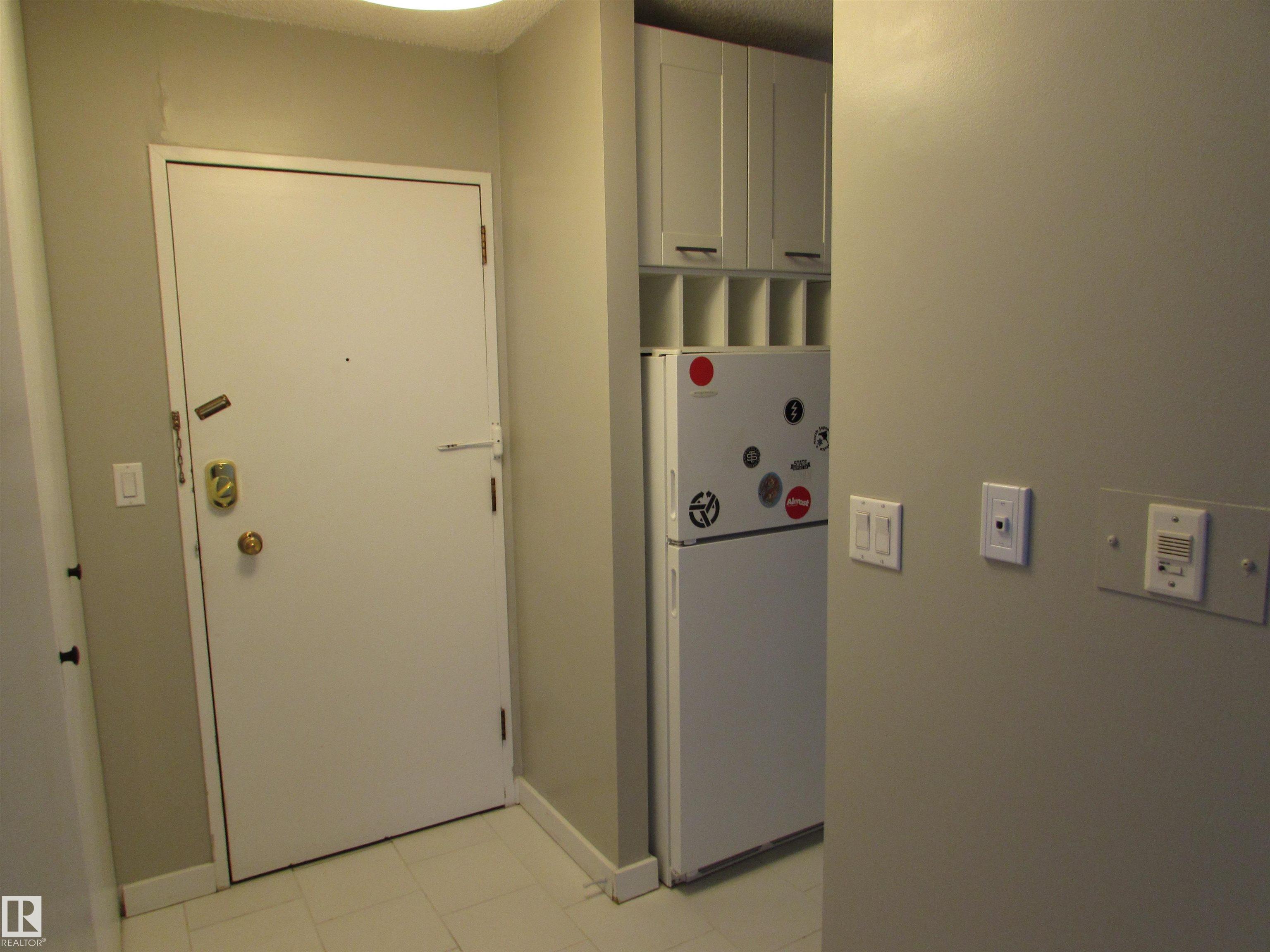 Photo 8 at 708 - 13910 Stony Plain Road NW, Glenora, Edmonton