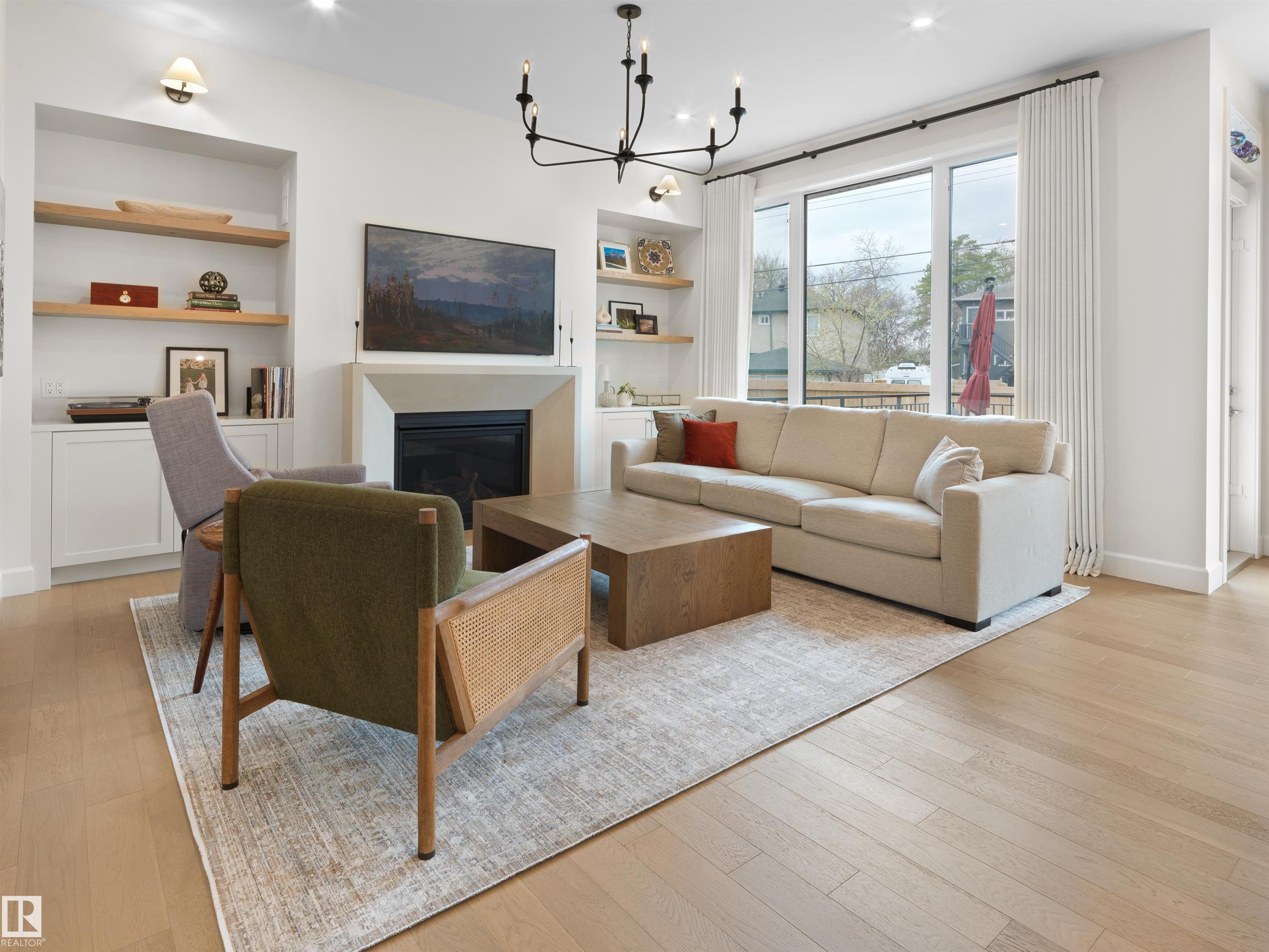 https://zimg.paragon.ice.com/ParagonImages/Property/PM/RAE/225401782/3/0/0/ce0ecc2fbb0058161d9b7e56aa04fc2a/1/20f8c6287b4c949f16d578e79732a3e8/225401782-a477b548-de71-4a42-84cf-9ccccf2b5d33.JPG