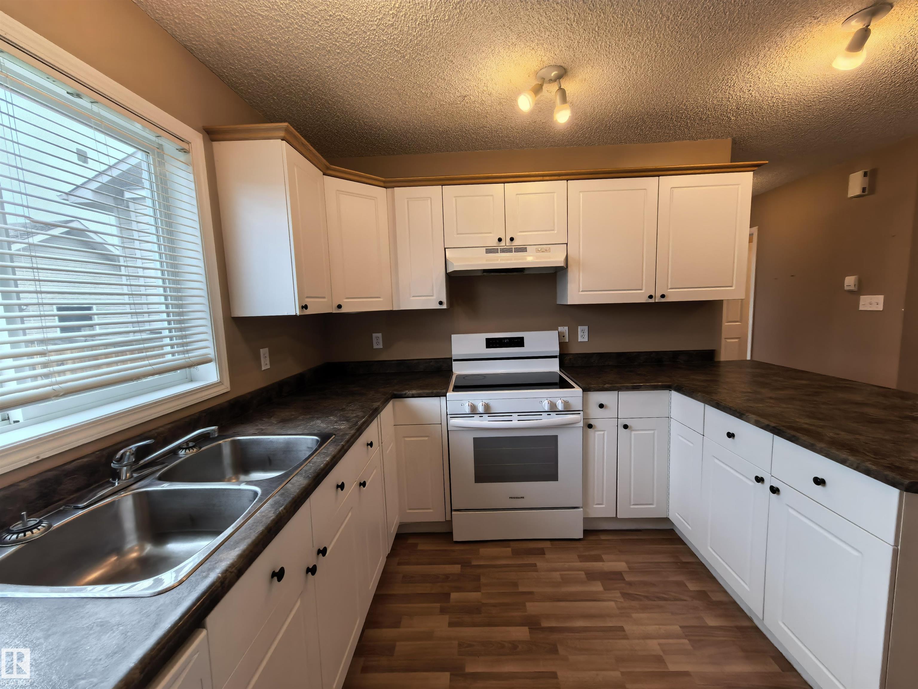 Photo 12 at 383 Silverberry Road NW, Silver Berry, Edmonton