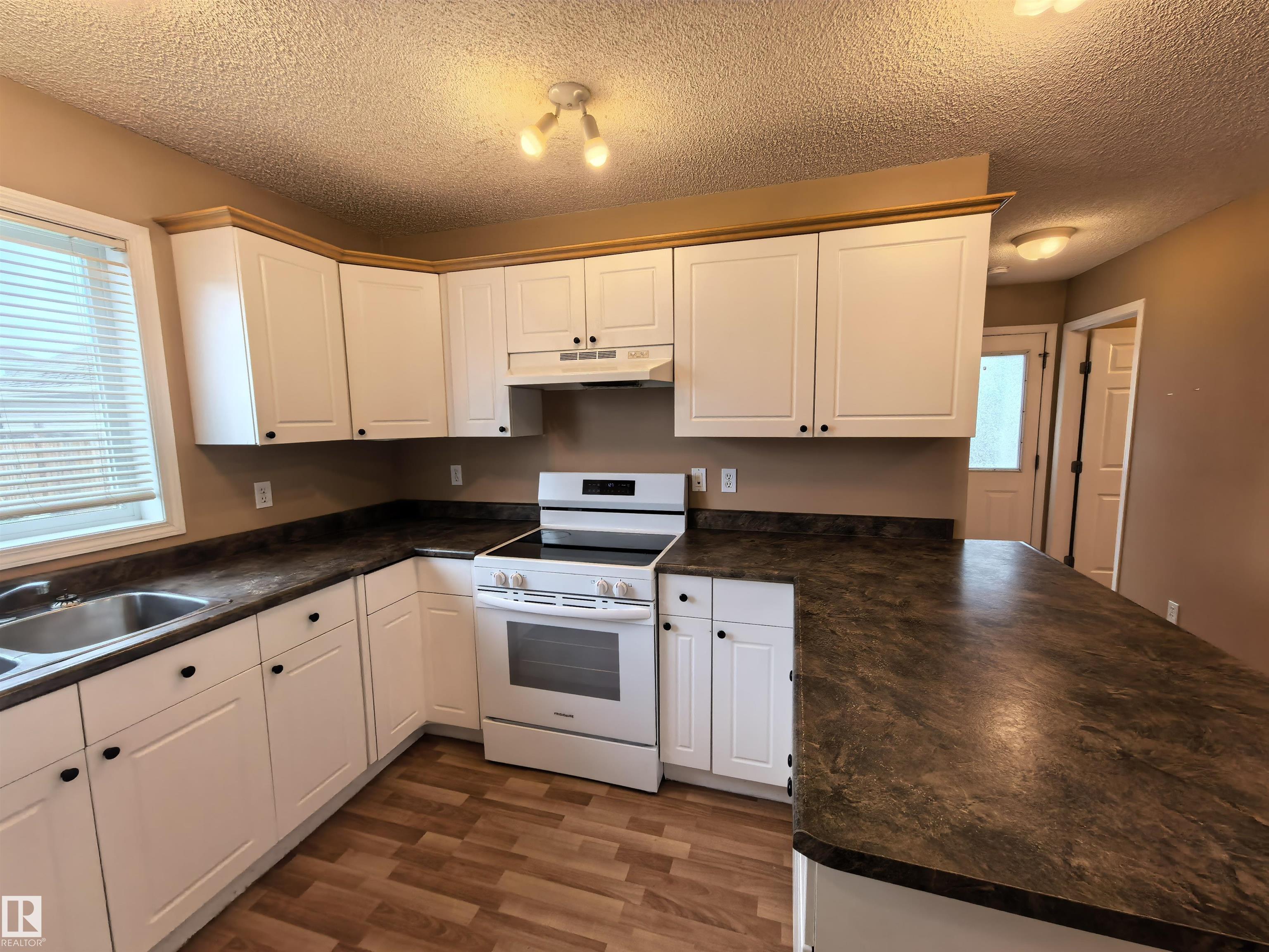 Photo 9 at 383 Silverberry Road NW, Silver Berry, Edmonton
