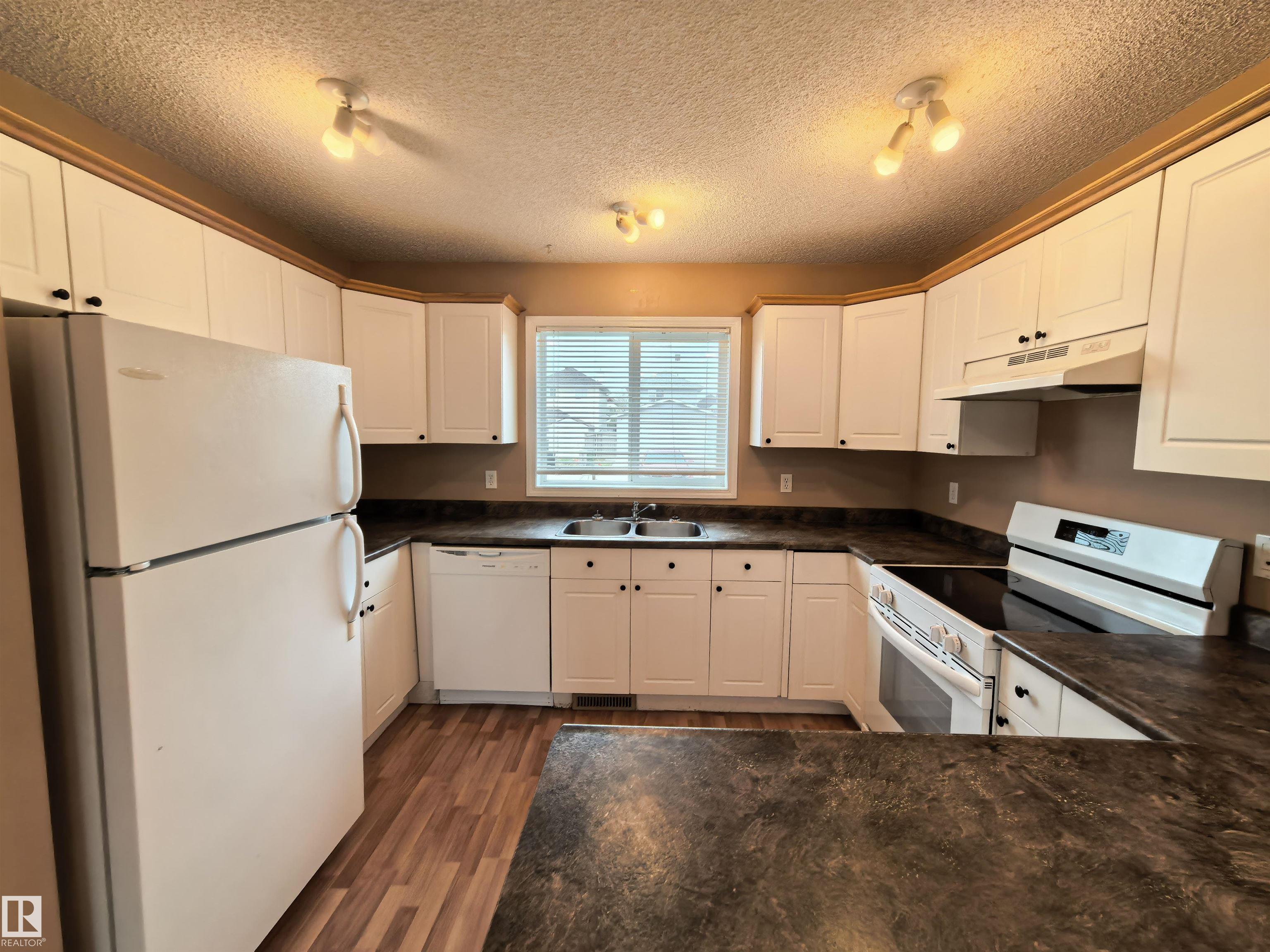Photo 10 at 383 Silverberry Road NW, Silver Berry, Edmonton