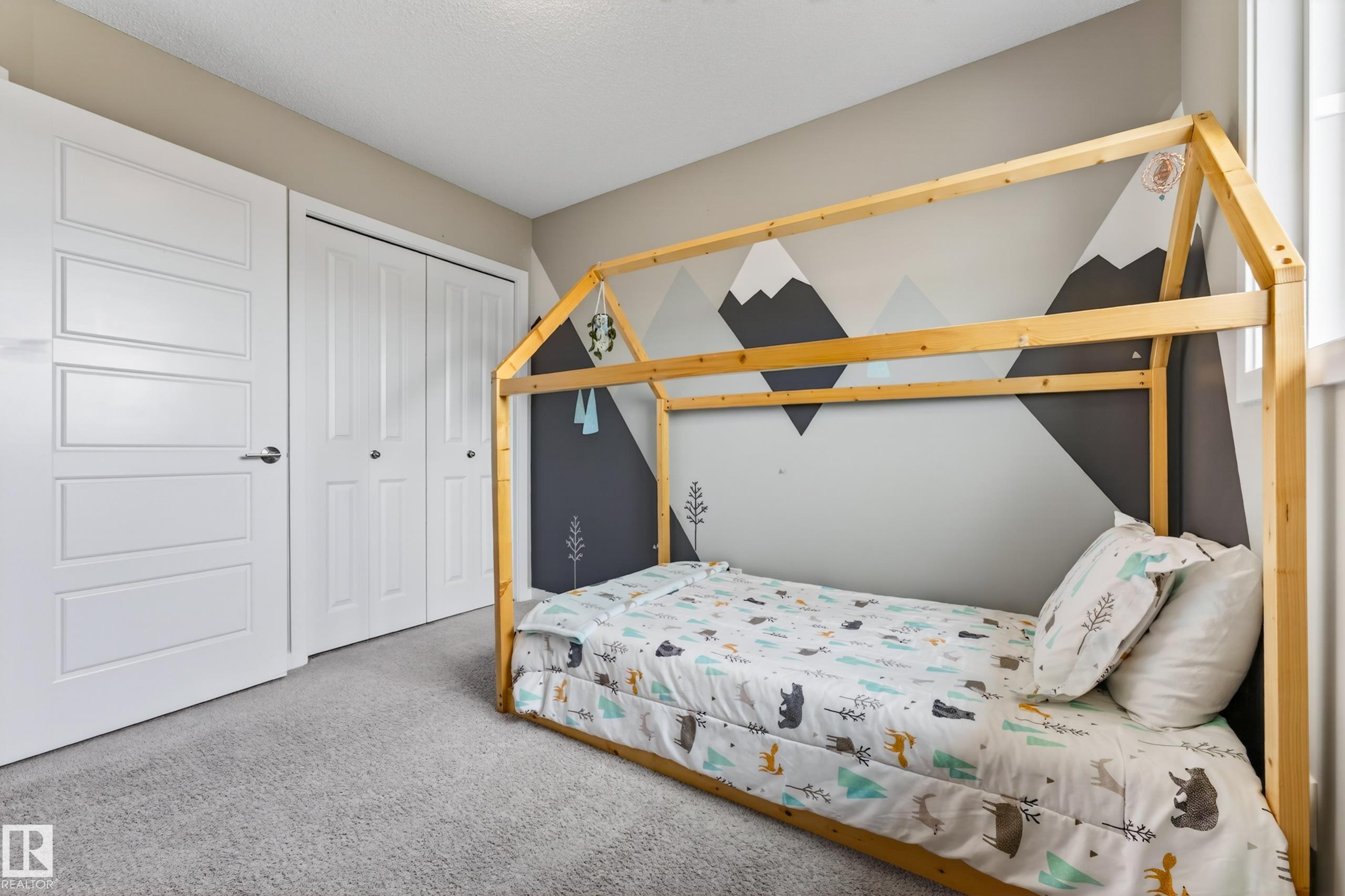 https://zimg.paragon.ice.com/ParagonImages/Property/PM/RAE/225401813/23/0/0/9d7e9e6359c57d1049b04de2f01ce2ef/1/b1343608a0bc0dd483e3696c8f5edf18/225401813-d4d7565d-c217-4d42-b079-d001bcd61a91.JPG