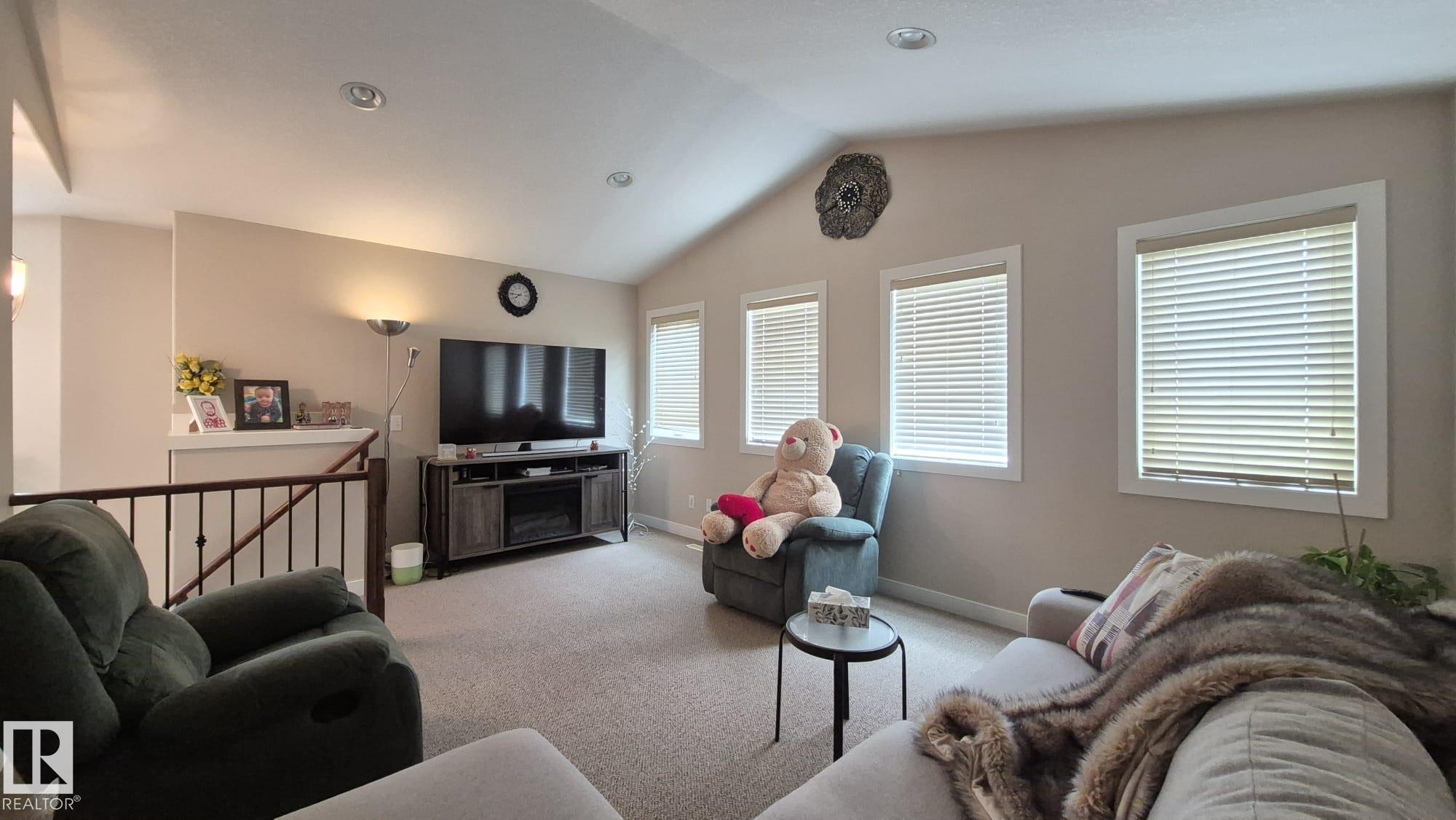 Photo 19 at 2044 33b Street NW, Laurel, Edmonton