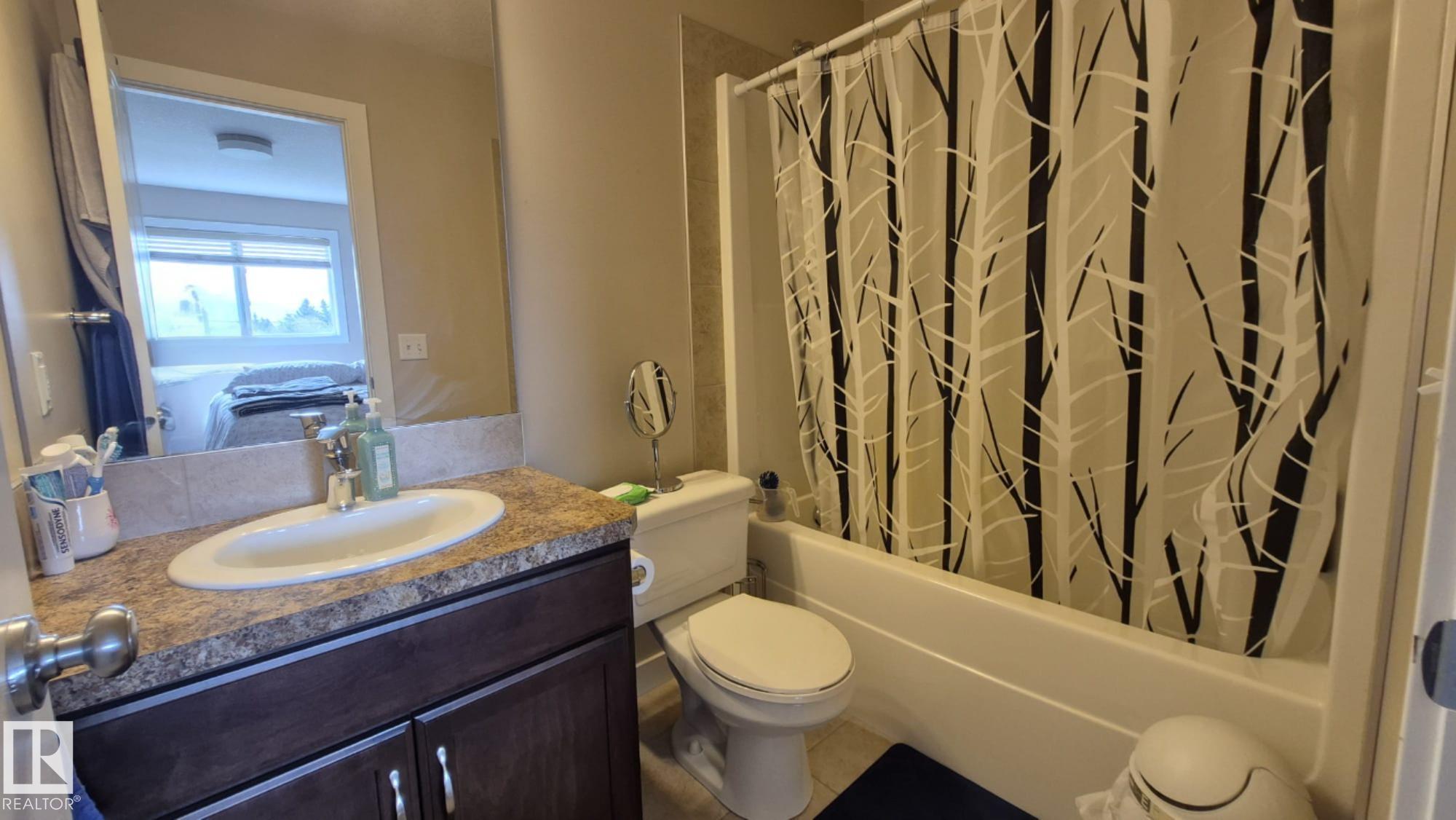 2044 33b Street NW, Laurel, Edmonton