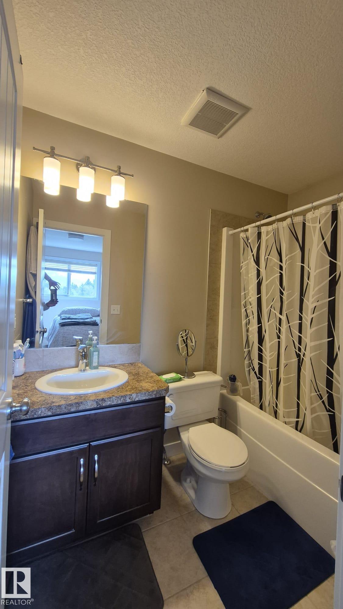 Photo 6 at 2044 33b Street NW, Laurel, Edmonton