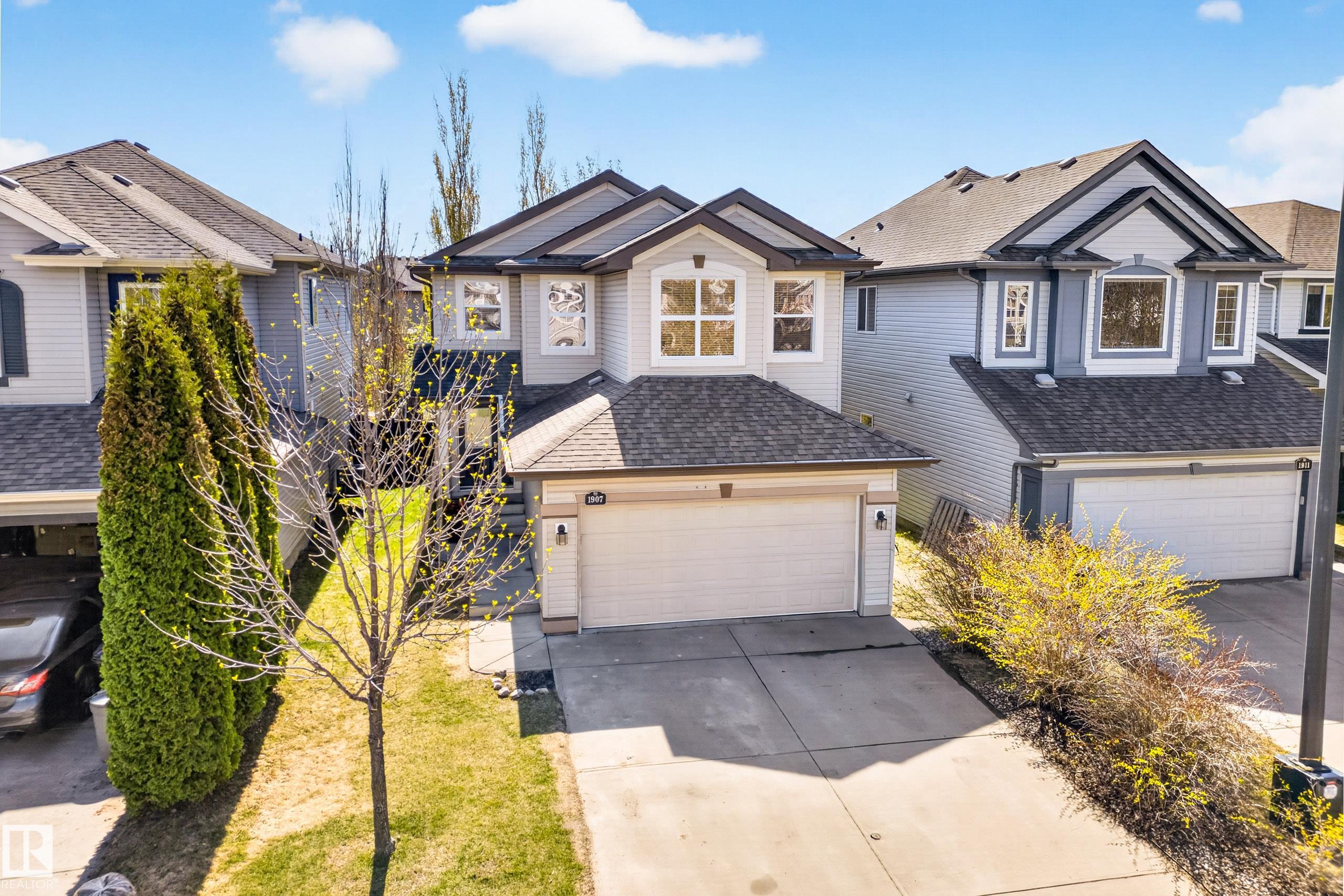 1907 120 Street SW, Rutherford, Edmonton