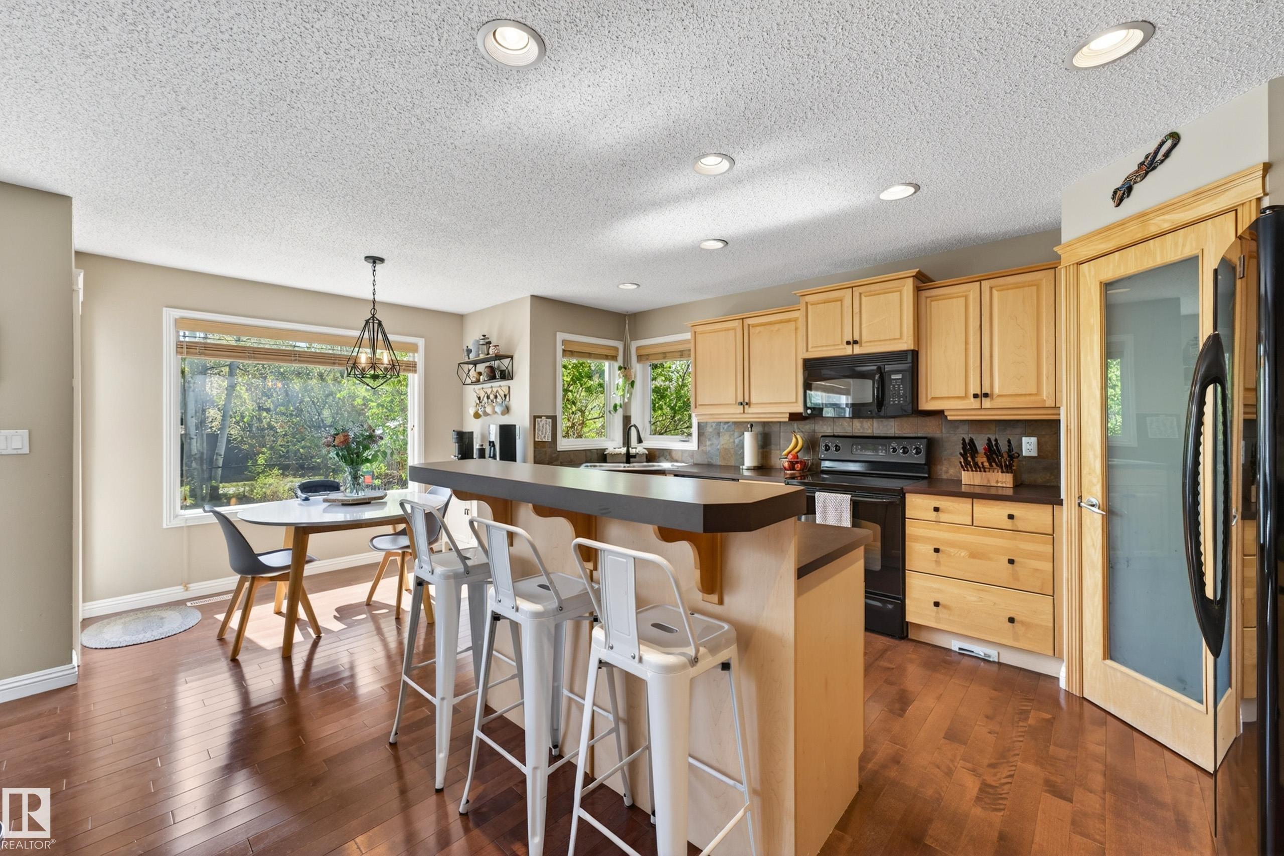 Photo 6 at 1907 120 Street SW, Rutherford, Edmonton