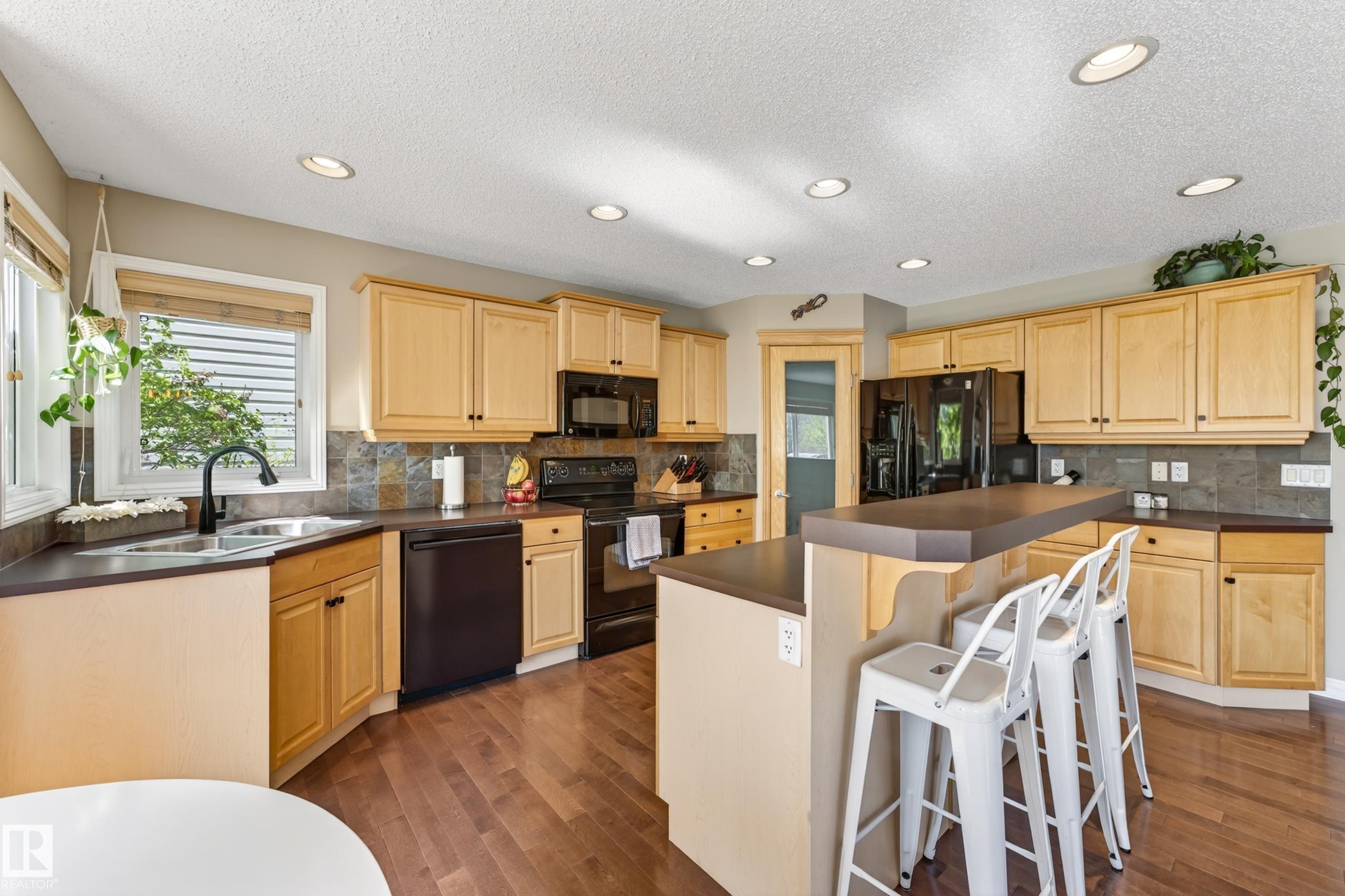Photo 8 at 1907 120 Street SW, Rutherford, Edmonton
