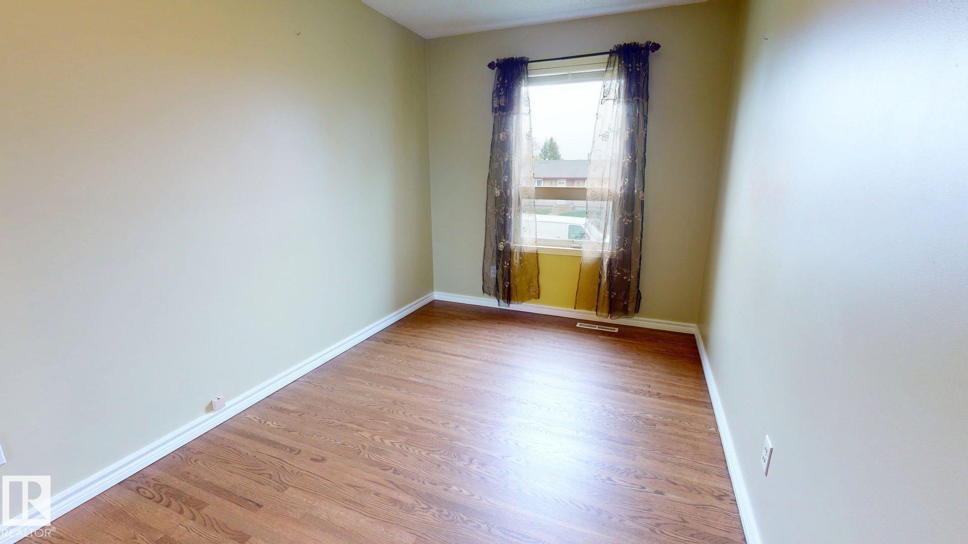 Photo 10 at 14252 83 Street NW, Northmount, Edmonton