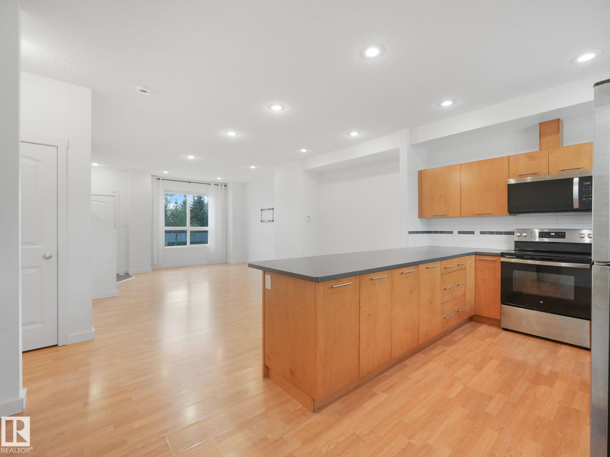 Photo 11 at 16915 82 Street NW, Schonsee, Edmonton