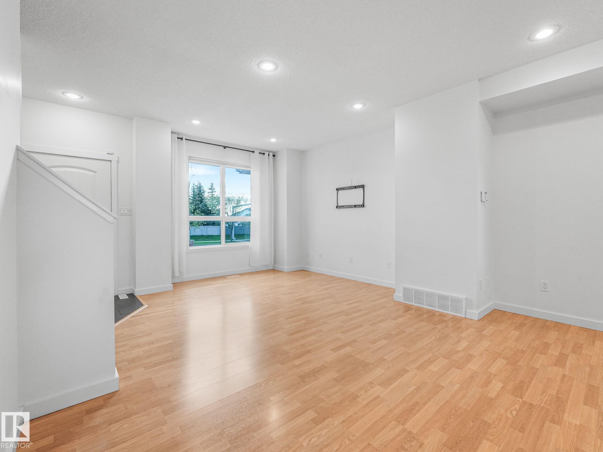 16915 82 Street NW, Schonsee, Edmonton
