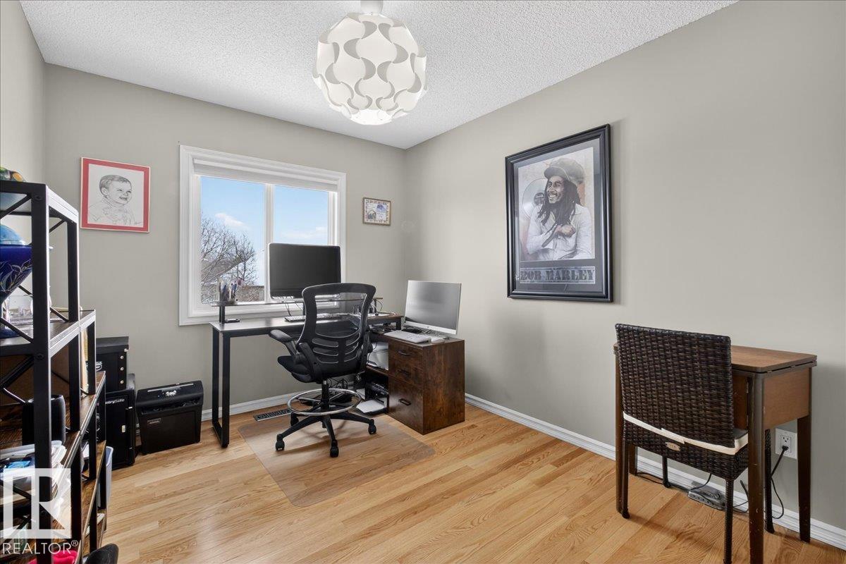 https://zimg.paragon.ice.com/ParagonImages/Property/PM/RAE/225401846/25/0/0/762ee6b0b4f40eab0aeceeaa8e59c9a8/1/dbeb34b314d3ec266d8d7cecbc8120ca/225401846-668A1F35-D9E0-4E34-9EFE-CED2A9B1B8AE.JPG