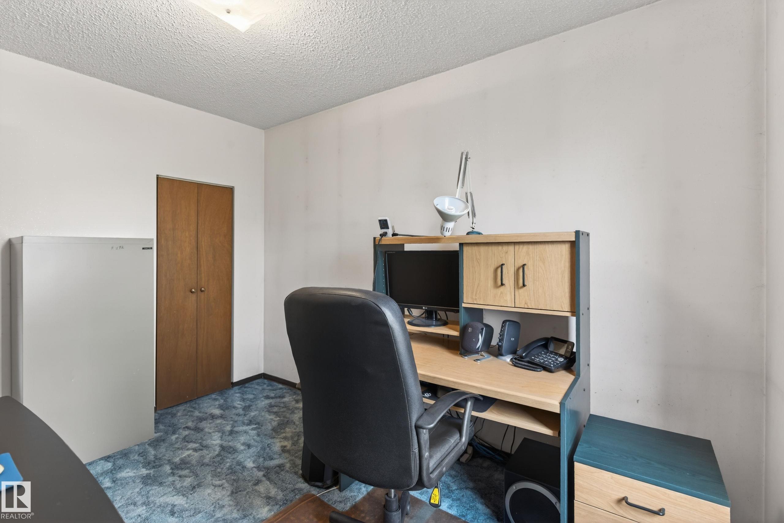 https://zimg.paragon.ice.com/ParagonImages/Property/PM/RAE/225401847/18/0/0/9e401d0b75f2abcaaa415c97d7465867/1/e14317010f1691a90181dd2805a9a965/225401847-1582f63a-b788-46b5-b89b-acd79512e88f.JPG
