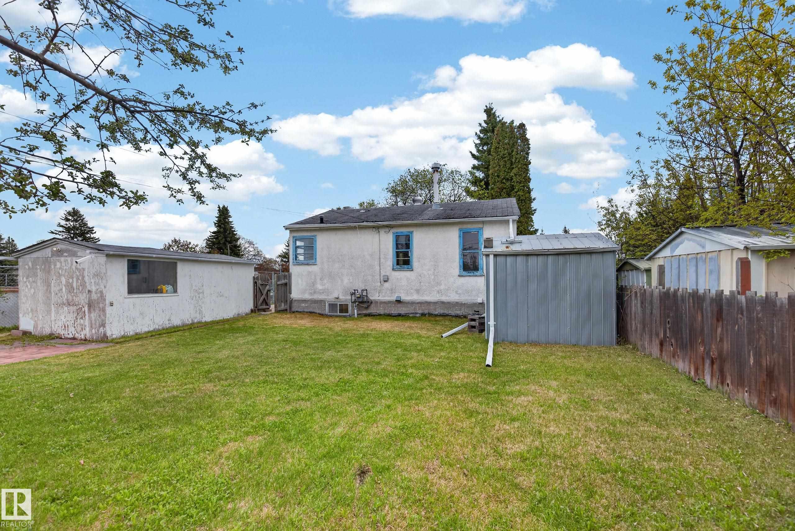 https://zimg.paragon.ice.com/ParagonImages/Property/PM/RAE/225401847/29/0/0/1b01f4a2502ea34097431c46fb2e06f5/1/e14317010f1691a90181dd2805a9a965/225401847-d66c8da1-18be-4d81-baa4-275a46536247.JPG