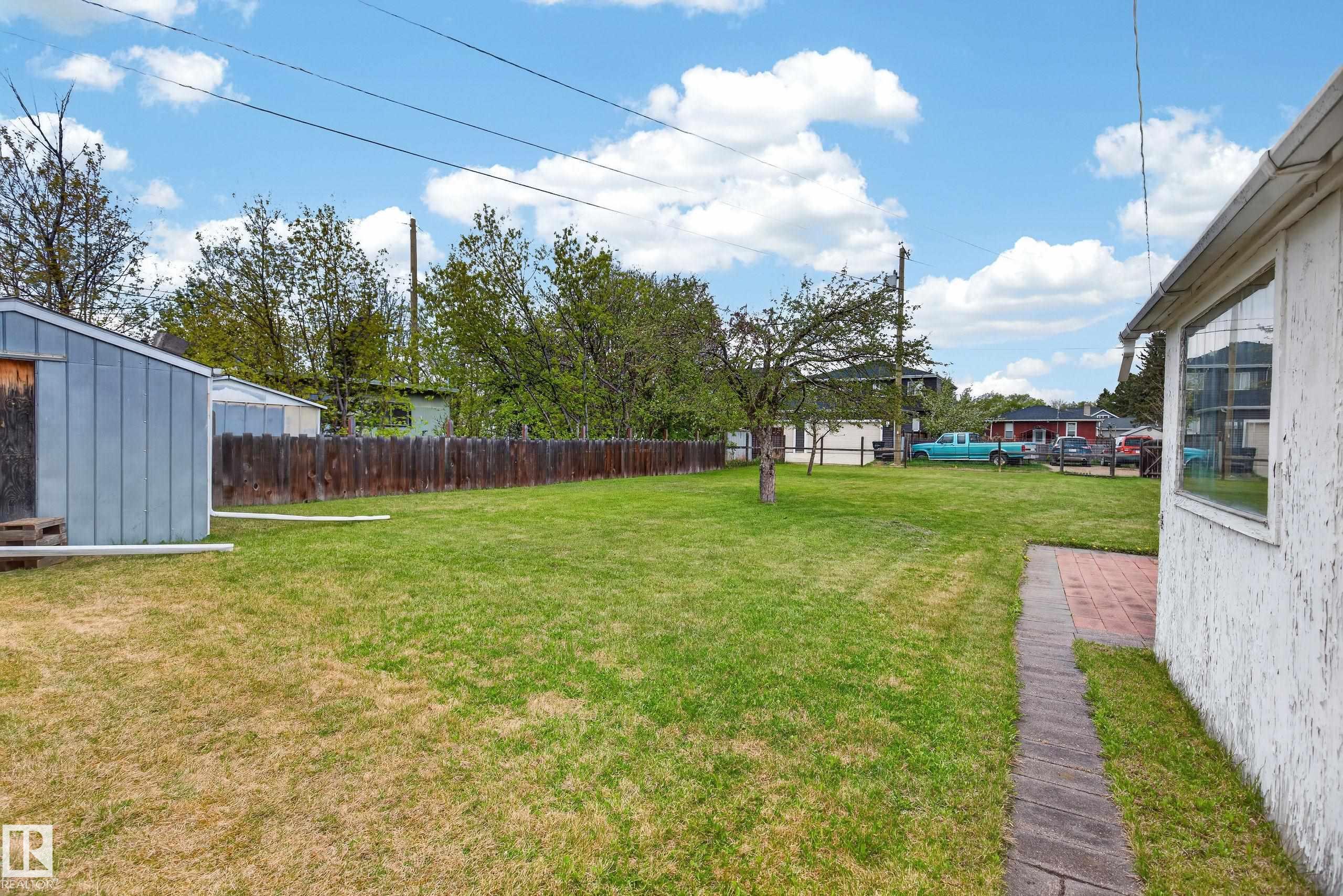 https://zimg.paragon.ice.com/ParagonImages/Property/PM/RAE/225401847/30/0/0/184e02c43a959cc69ef38e44aeff261e/1/e14317010f1691a90181dd2805a9a965/225401847-f762eb9a-ef1a-4eb8-99a5-4a94f4198675.JPG