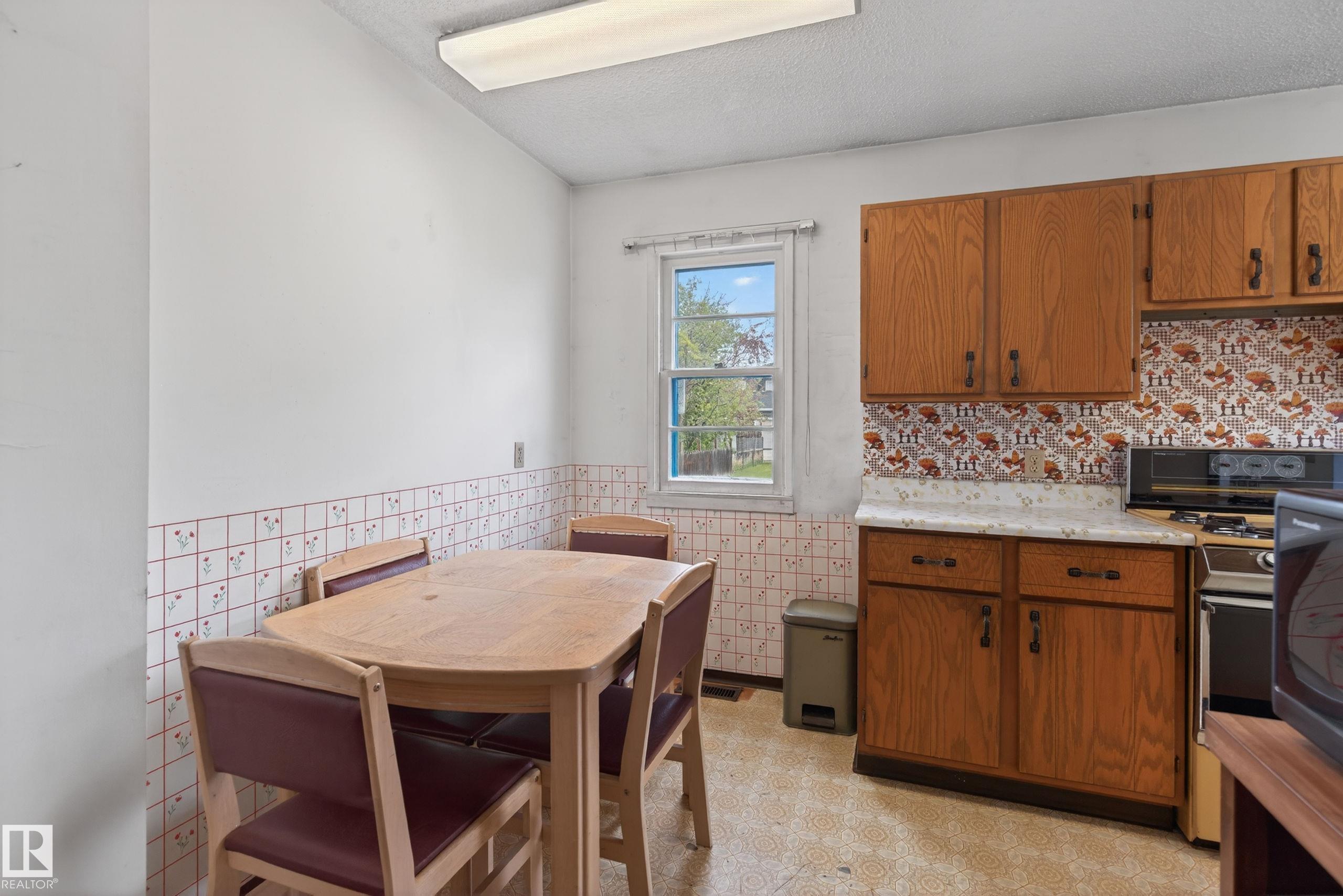 Picture for 15406 94A AV NW