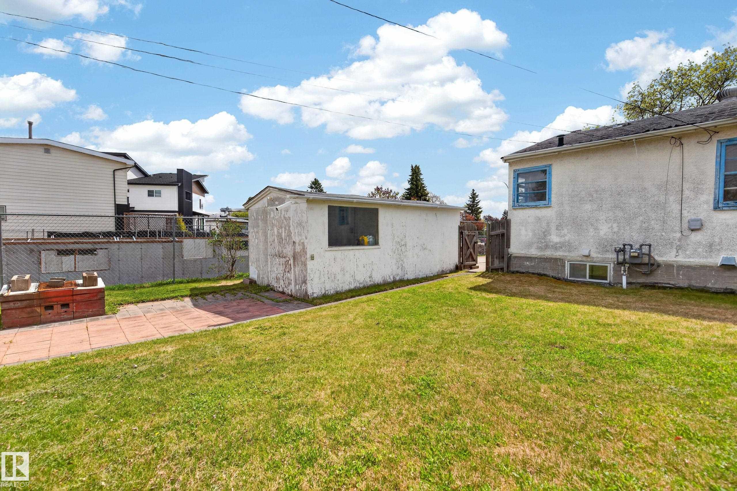https://zimg.paragon.ice.com/ParagonImages/Property/PM/RAE/225401847/40/0/0/98e98c586dccfe6f9c938f0fdfea2517/1/e14317010f1691a90181dd2805a9a965/225401847-0d7005e9-dc7a-433d-8068-51db7ba595a1.JPG