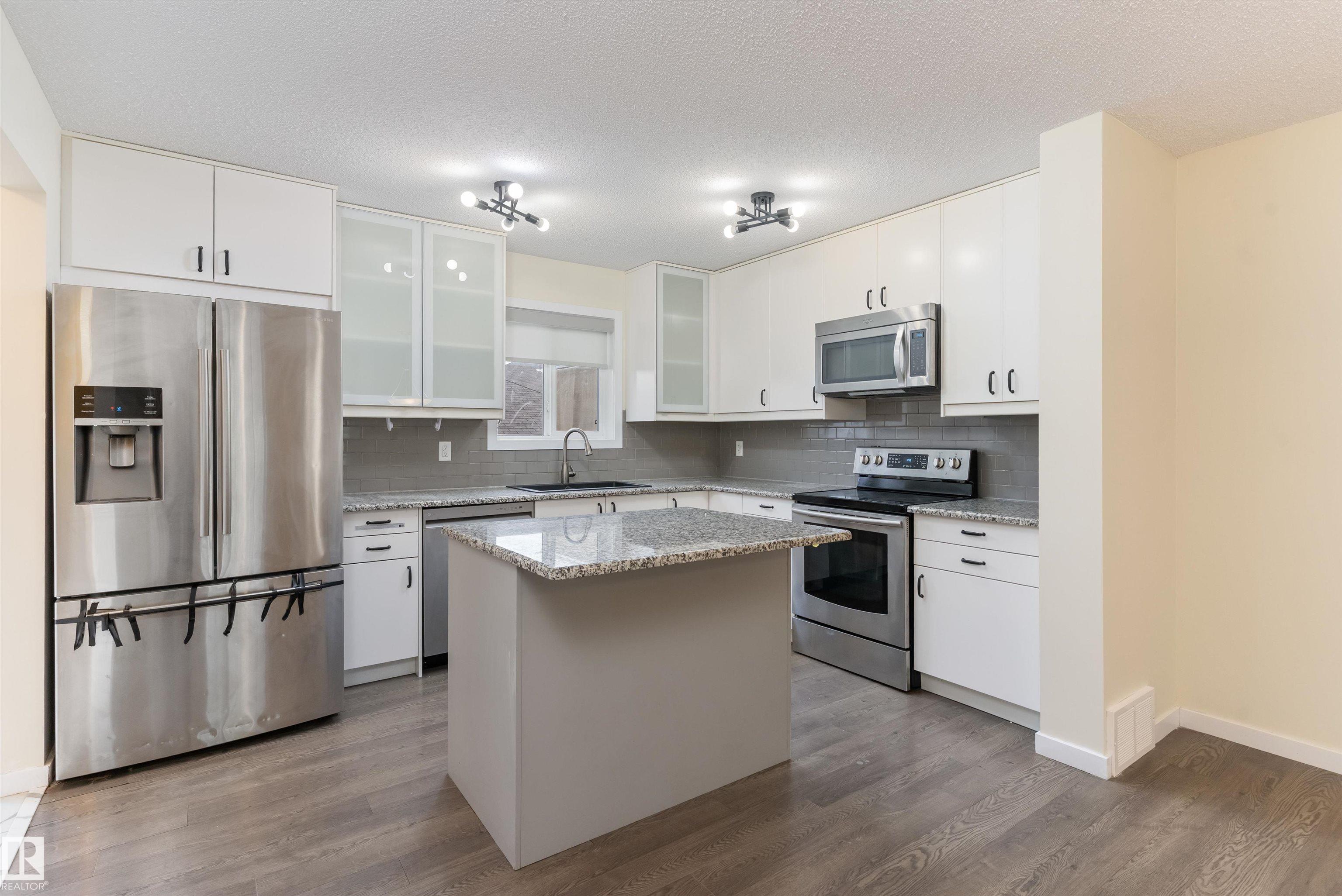 https://zimg.paragon.ice.com/ParagonImages/Property/PM/RAE/225401854/12/0/0/7c4f328a1ee817aa3ac18236096622ec/1/c1cec61f1ca7e2c24cbb931587c561af/225401854-bf540d89-0e14-41f5-aa10-c955d4578c52.JPG