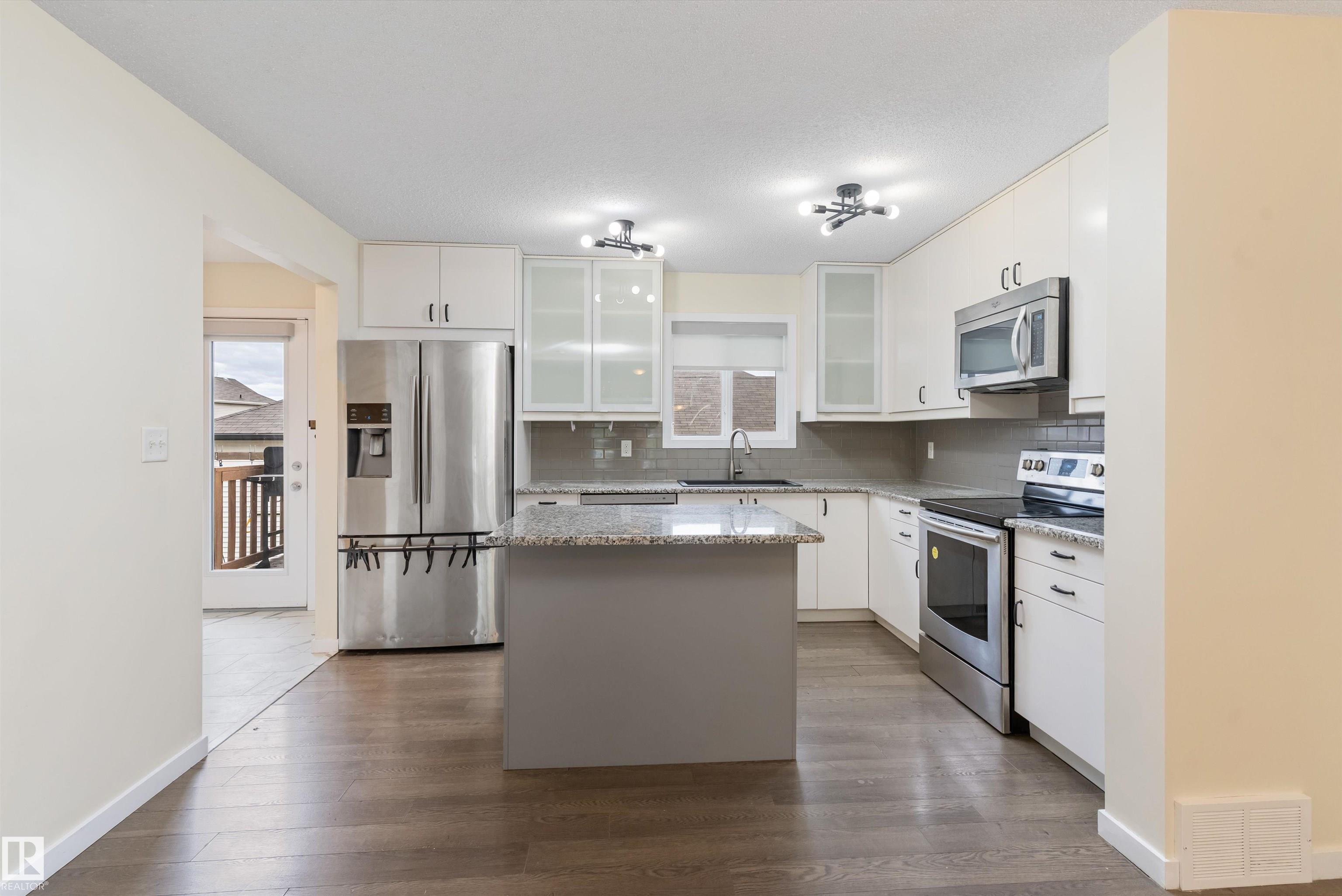 https://zimg.paragon.ice.com/ParagonImages/Property/PM/RAE/225401854/13/0/0/ed854a91a22dd2e5d5401ca3a279ad18/1/c1cec61f1ca7e2c24cbb931587c561af/225401854-c6aa916e-e835-4c71-8611-afb32446c754.JPG