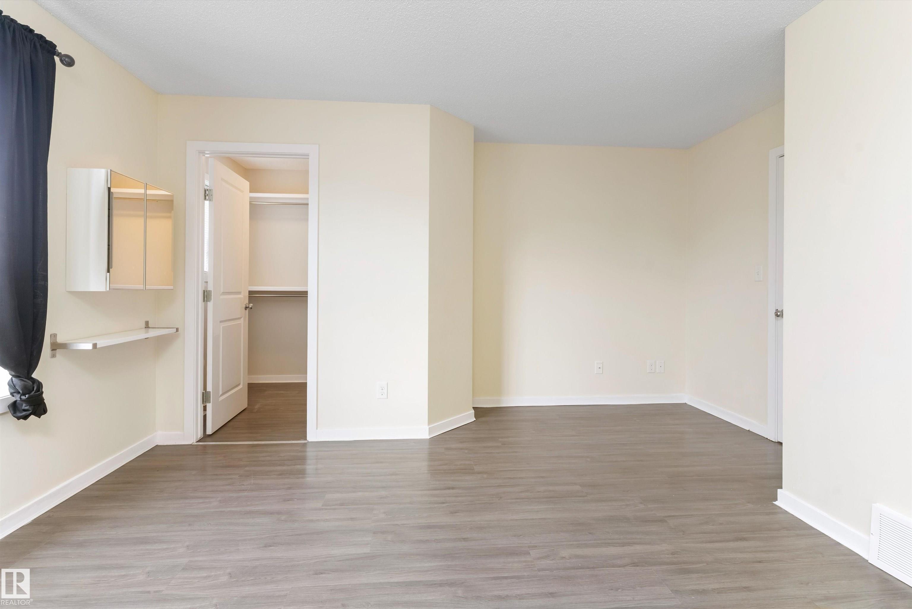 https://zimg.paragon.ice.com/ParagonImages/Property/PM/RAE/225401854/21/0/0/43ab95b6349be2a446250c84328364c4/1/c1cec61f1ca7e2c24cbb931587c561af/225401854-c0d6a213-9c94-47be-ba2d-64e2e9536945.JPG