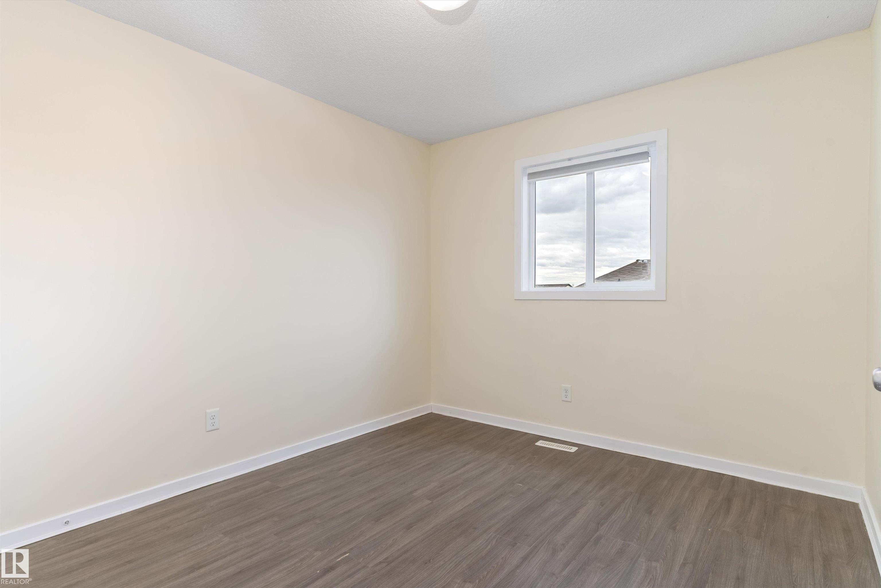 https://zimg.paragon.ice.com/ParagonImages/Property/PM/RAE/225401854/26/0/0/4030689101294b9731d1890ae9ef9c15/1/c1cec61f1ca7e2c24cbb931587c561af/225401854-9eec3694-8d75-4887-9b13-0bcbbb3bb09e.JPG