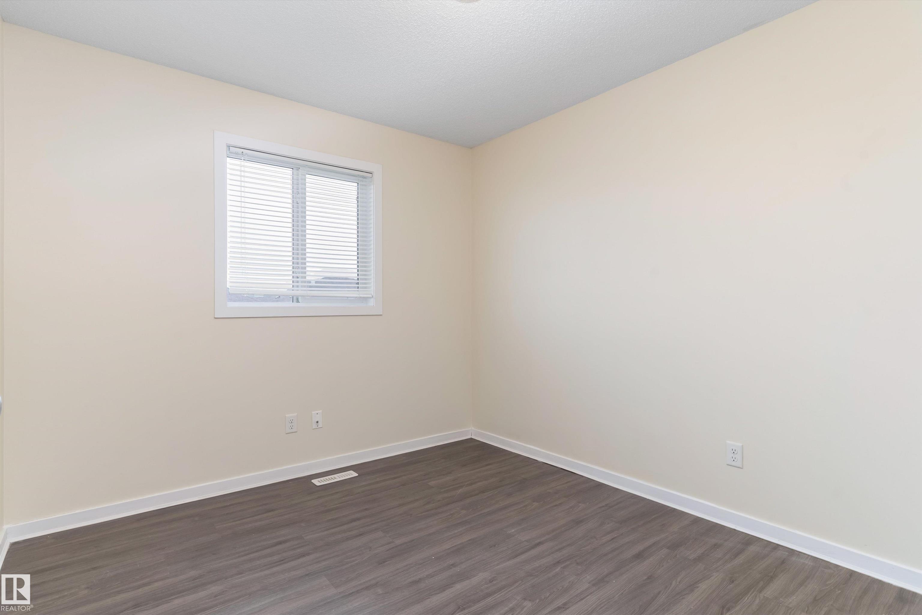 https://zimg.paragon.ice.com/ParagonImages/Property/PM/RAE/225401854/29/0/0/d3dbed4a39a905f224e191fb11f71d0c/1/c1cec61f1ca7e2c24cbb931587c561af/225401854-e76e1a99-f0b8-49d5-ad09-7564635bd1ab.JPG