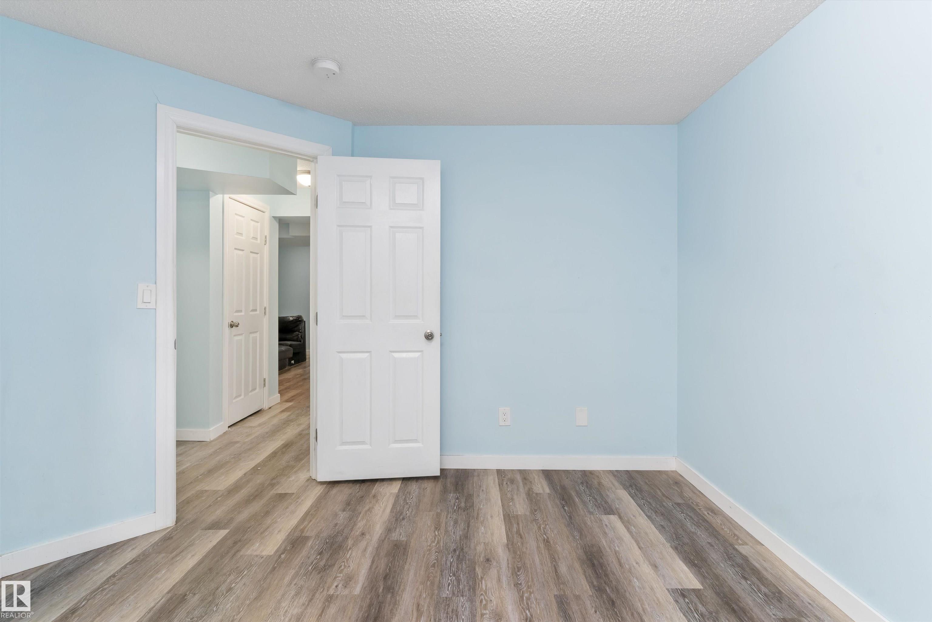 https://zimg.paragon.ice.com/ParagonImages/Property/PM/RAE/225401854/32/0/0/3c9a800b228235a597965d4ddaef899f/1/c1cec61f1ca7e2c24cbb931587c561af/225401854-3ddefe58-b7a3-46c7-bfde-4a19ab4d8be3.JPG