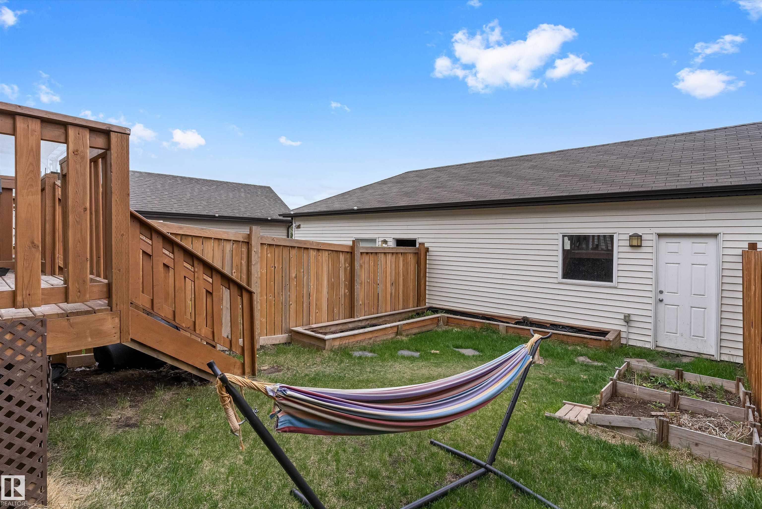 https://zimg.paragon.ice.com/ParagonImages/Property/PM/RAE/225401854/43/0/0/efdc57cc185ca52bb1e12a510b333f69/1/c1cec61f1ca7e2c24cbb931587c561af/225401854-0993a7f3-13bc-4d30-b481-a8236070e966.JPG