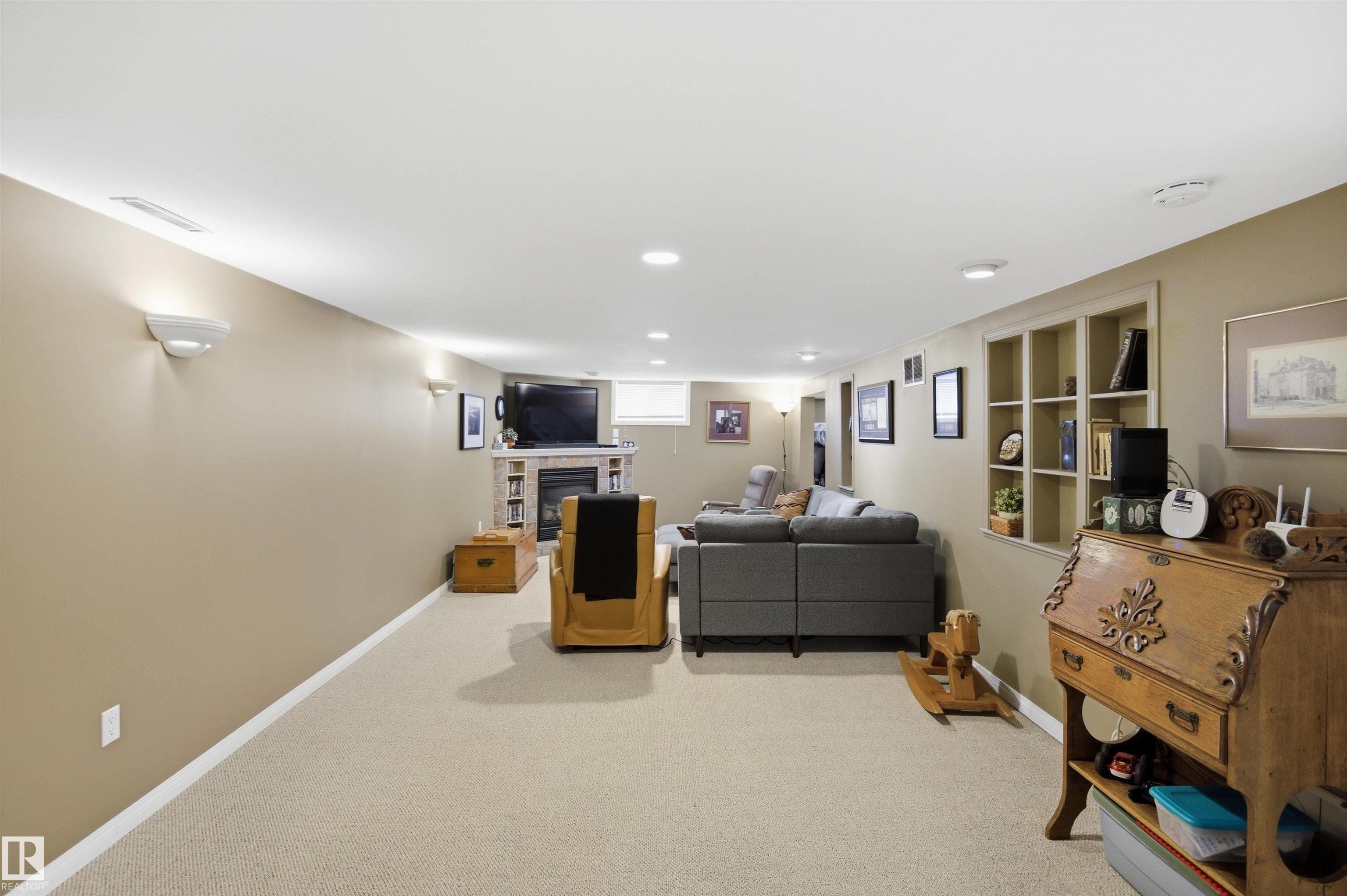 Photo 32 at 10663 59 Street NW, Capilano, Edmonton