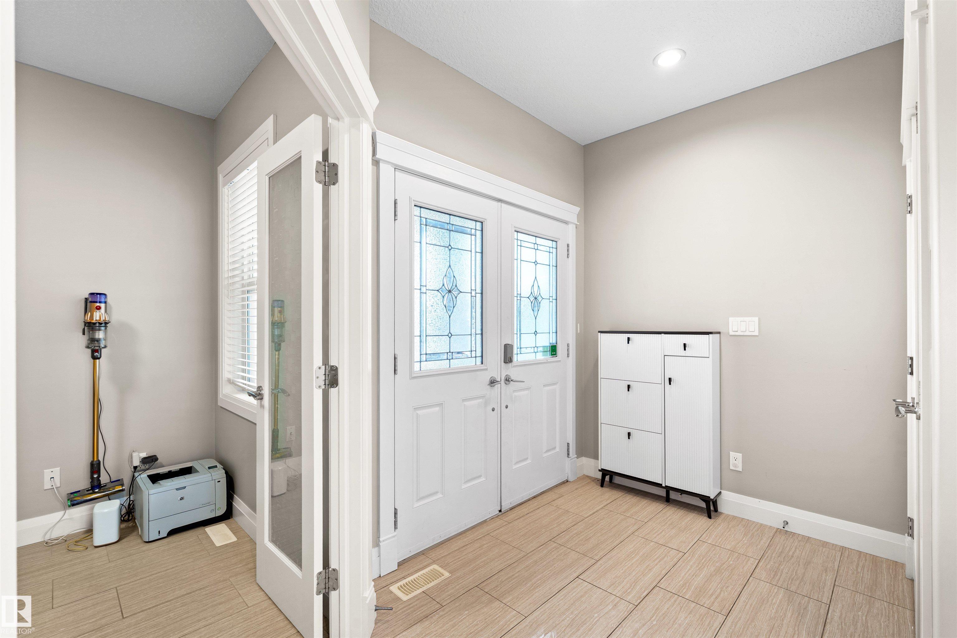 3807 Claxton Close SW, Chappelle Area, Edmonton