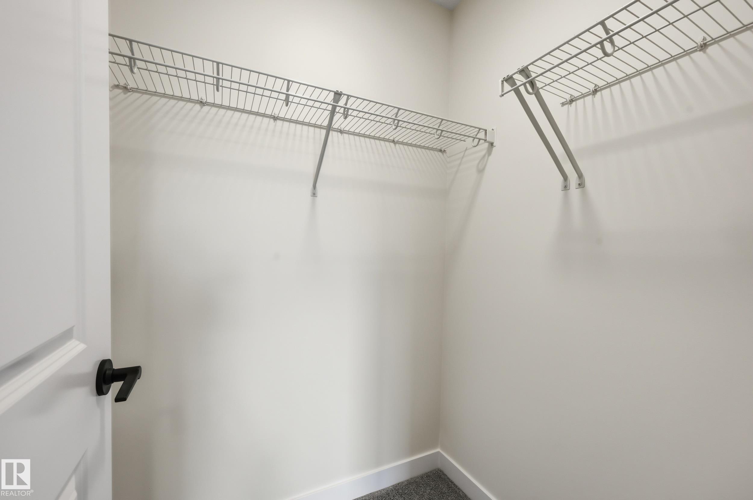 https://zimg.paragon.ice.com/ParagonImages/Property/PM/RAE/225401862/19/0/0/d6b4096f22427f8a64938af21d351145/1/56d358ead4e225342878432d503a3e9b/225401862-dd422900-7aff-420b-a15f-c94a0d04e778.JPG