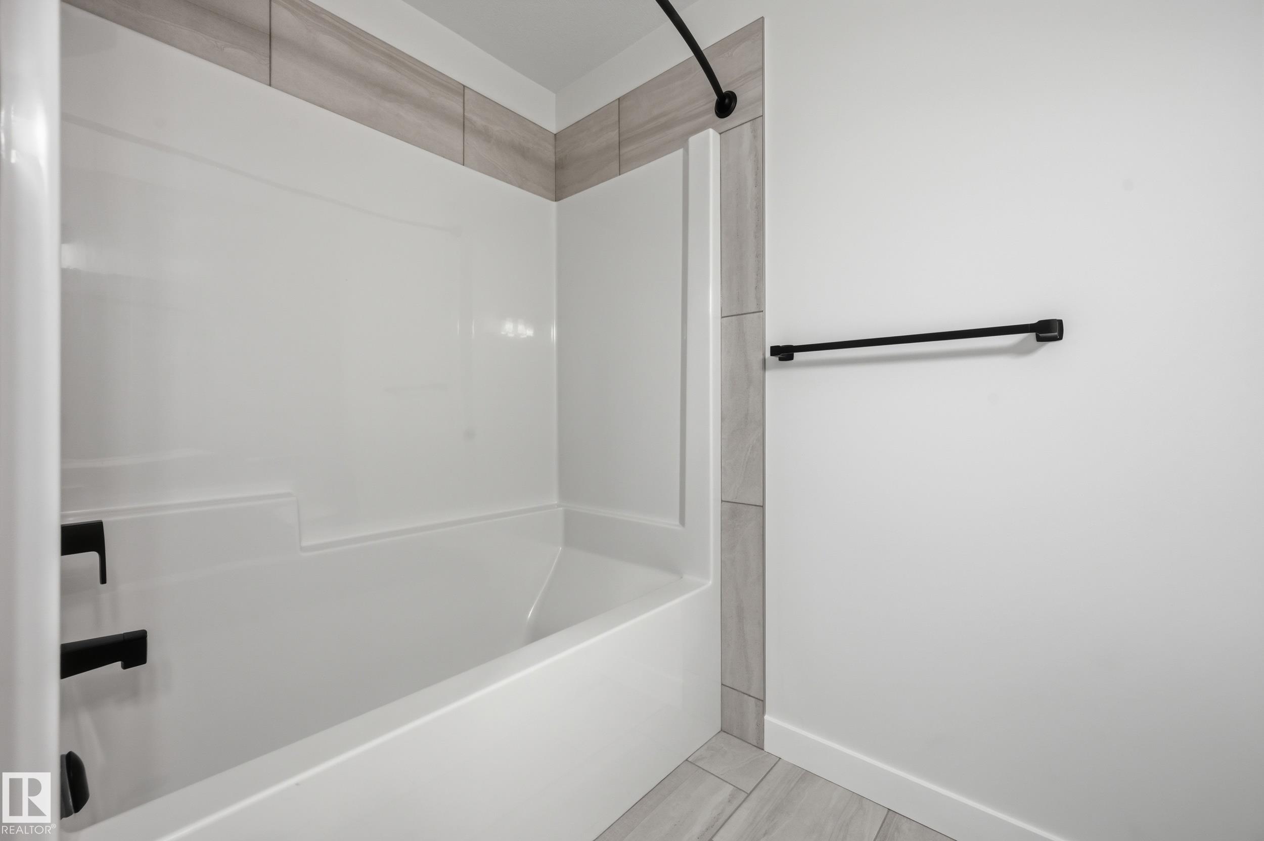 https://zimg.paragon.ice.com/ParagonImages/Property/PM/RAE/225401862/22/0/0/38a1076854dfb95389842d2c08260f54/1/56d358ead4e225342878432d503a3e9b/225401862-4419d231-5219-4002-b55c-06cd977fceab.JPG