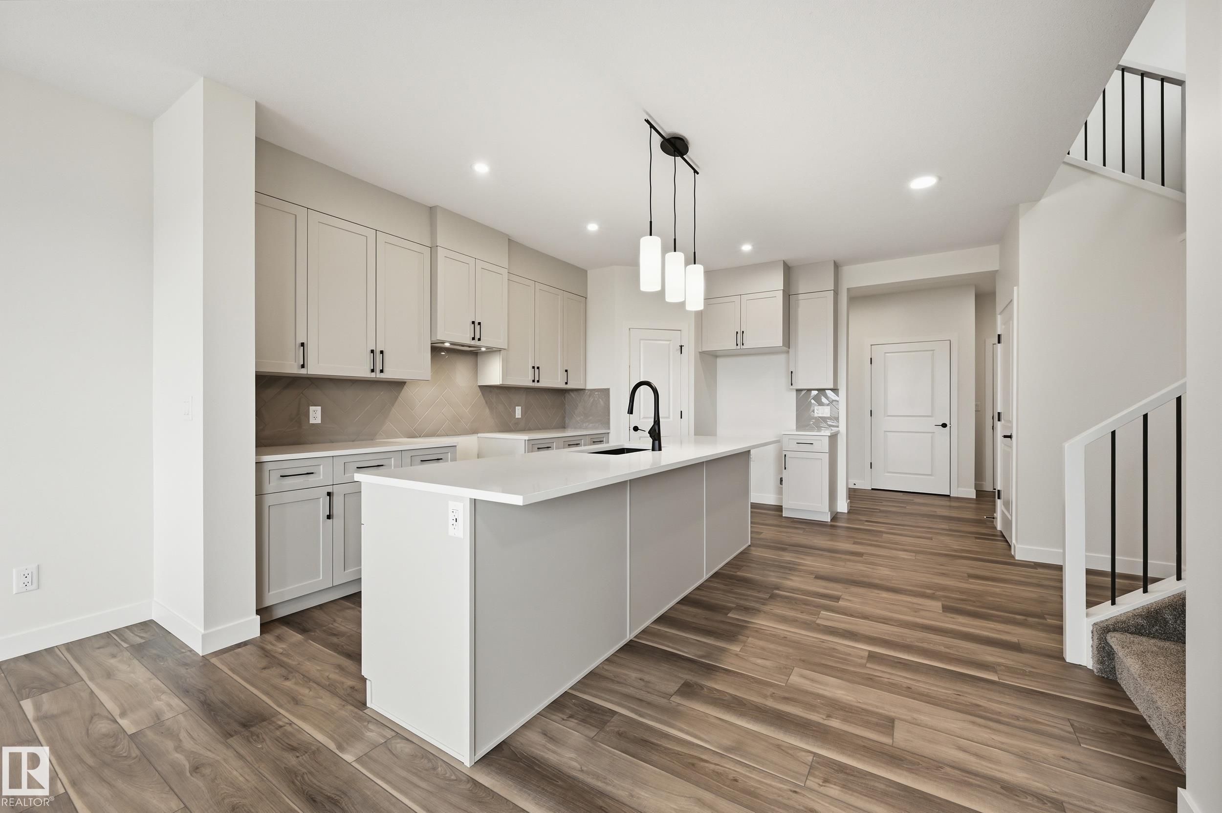 Picture for 22376 90 AV NW