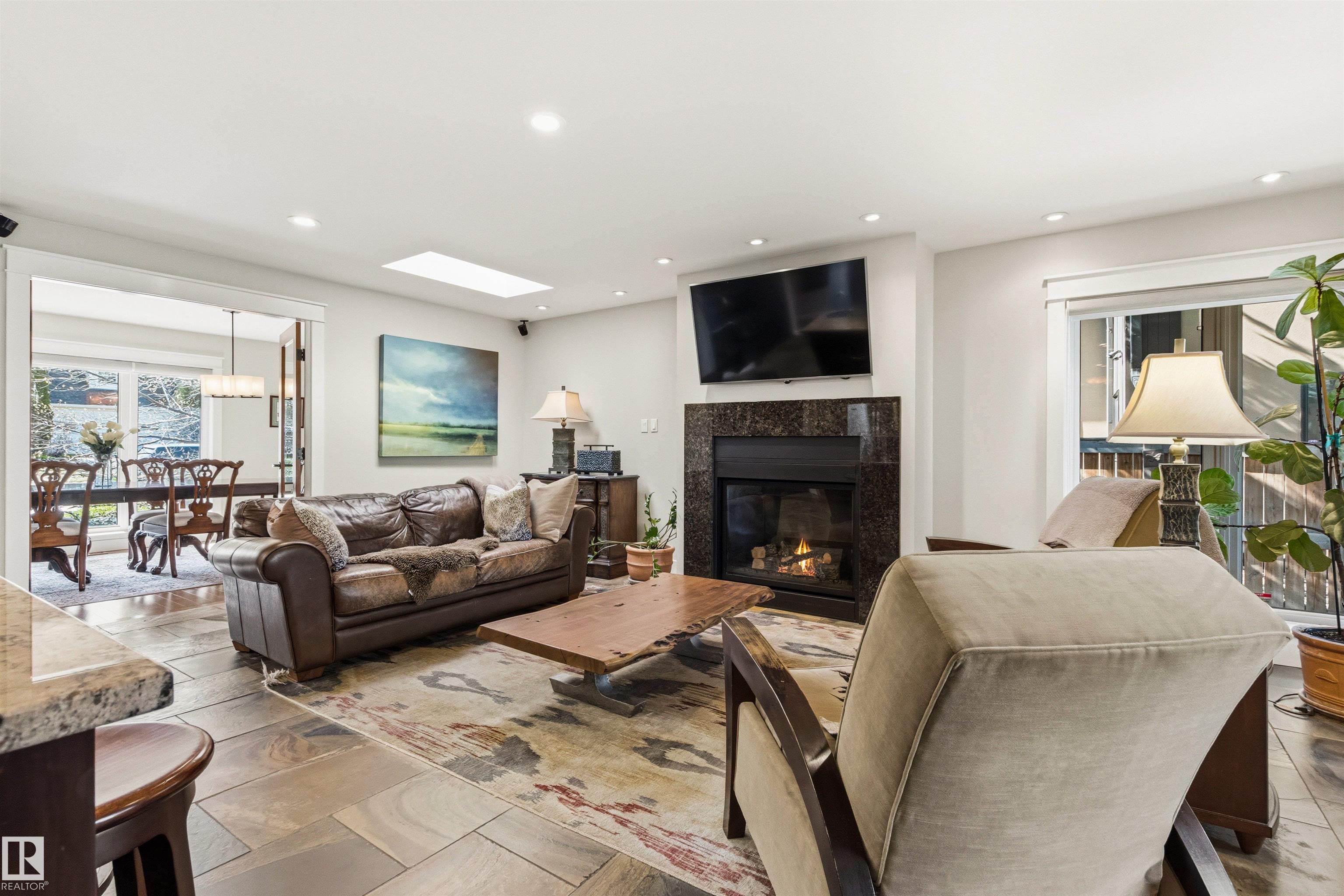 Photo 17 at 9010 120 Street NW, Windsor Park, Edmonton