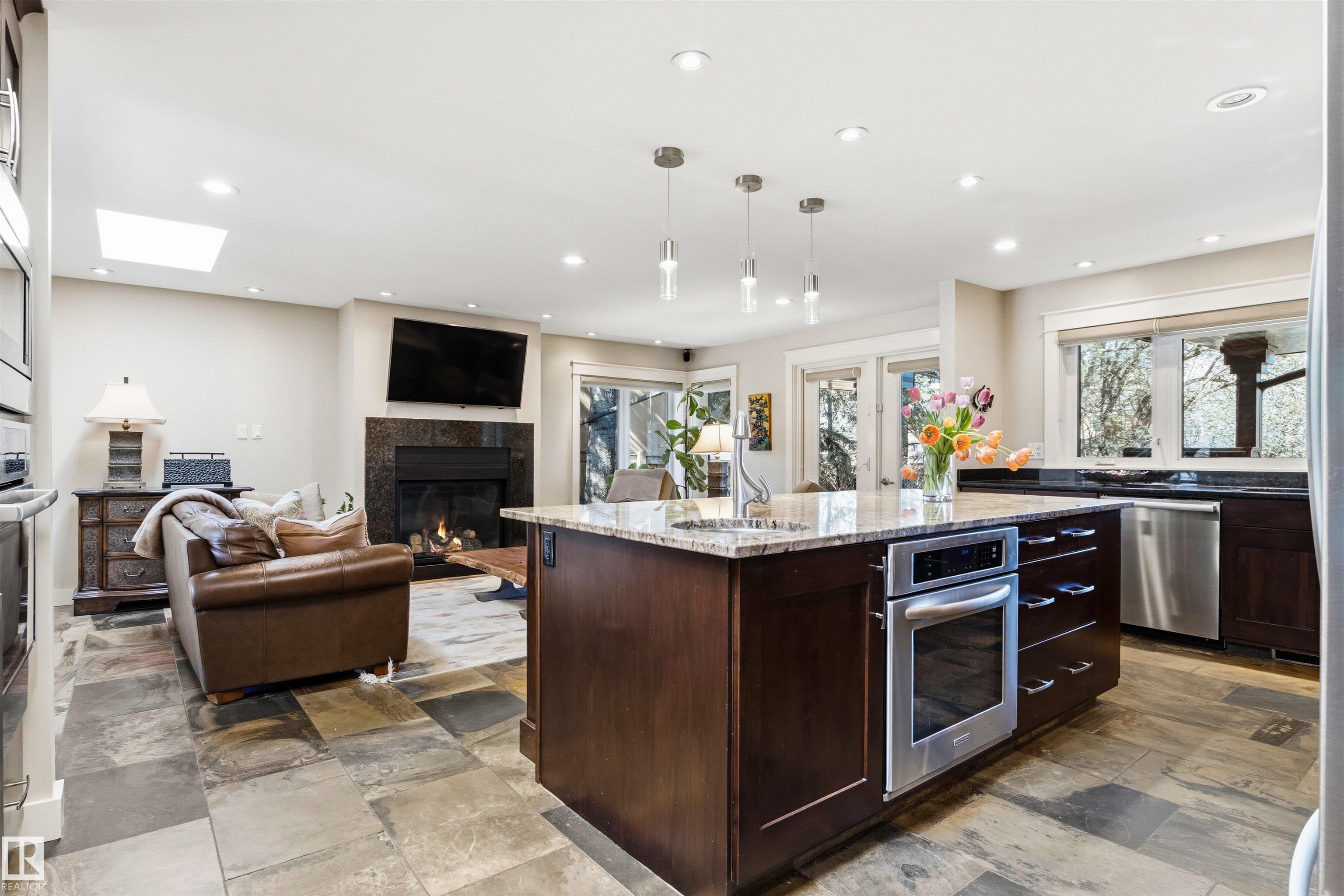 Photo 10 at 9010 120 Street NW, Windsor Park, Edmonton