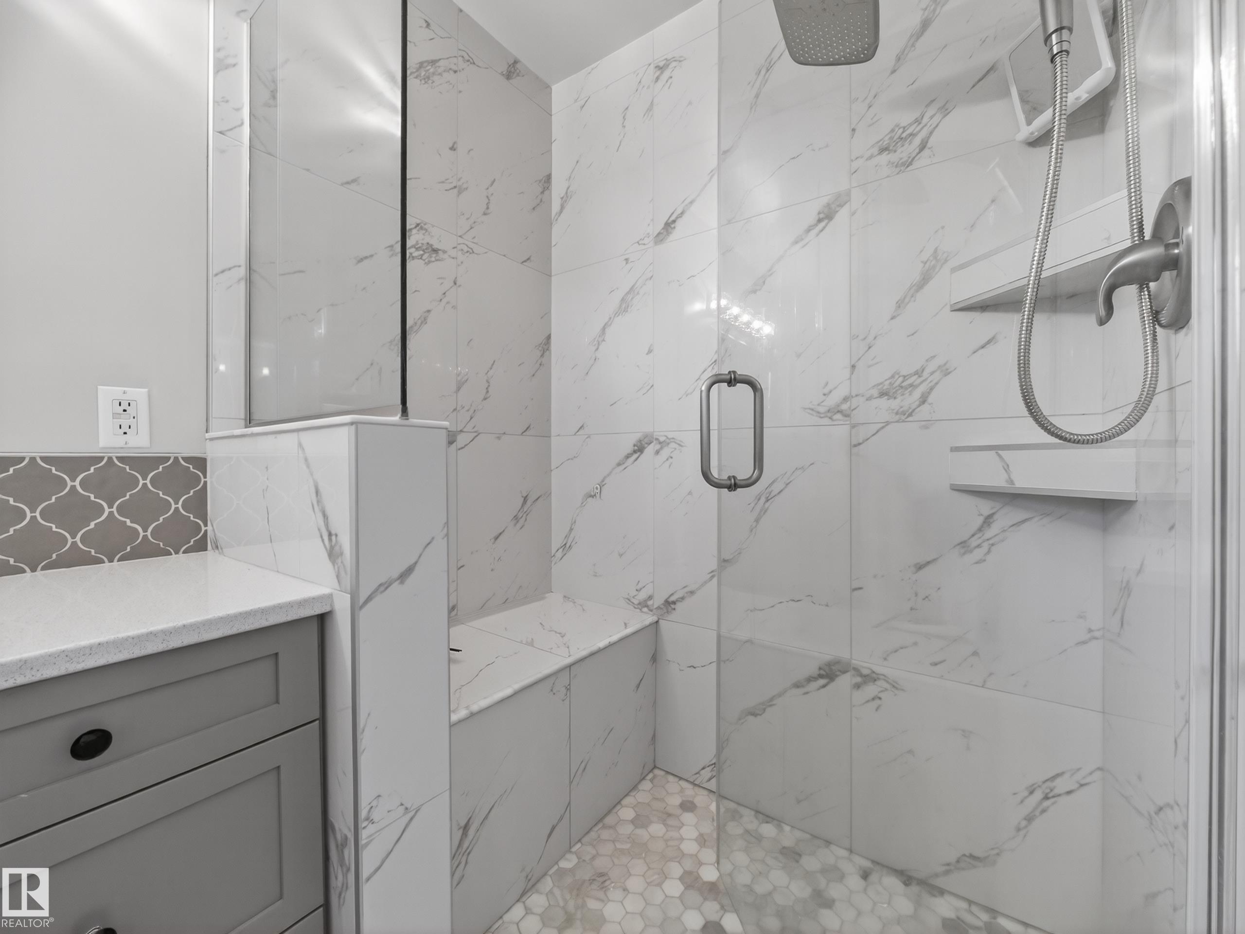 https://zimg.paragon.ice.com/ParagonImages/Property/PM/RAE/225401865/26/0/0/1e5e7b5c9f19aa73f8c9c1cd02d747e5/1/814663cc80bf8b2add907fd6fb0ca3ee/225401865-5e414822-70dc-4199-91f0-3d3342afb319.JPG