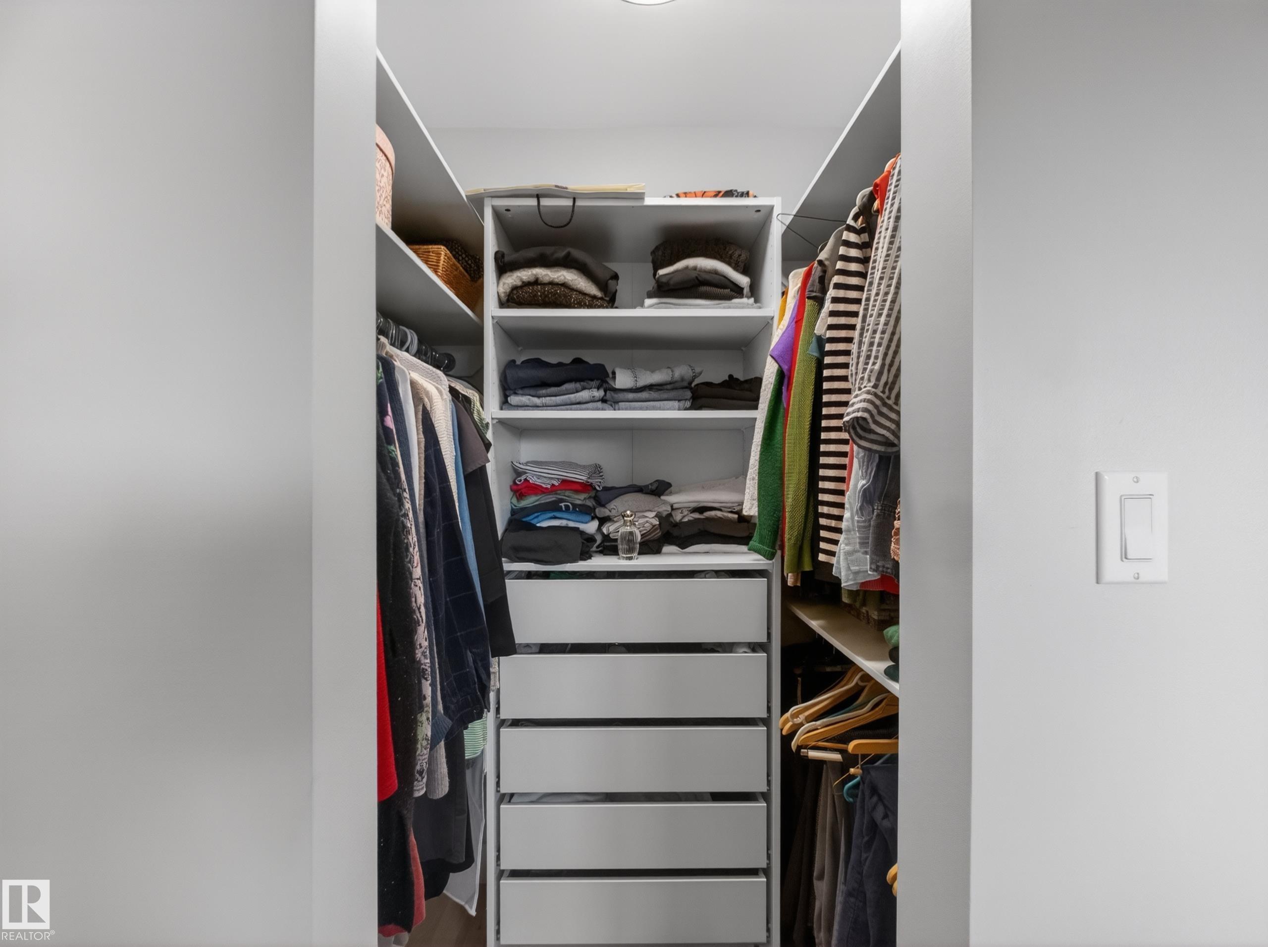 https://zimg.paragon.ice.com/ParagonImages/Property/PM/RAE/225401865/27/0/0/179e3b395757d6857655d65ea0a8faef/1/814663cc80bf8b2add907fd6fb0ca3ee/225401865-80030429-3eee-4b99-8391-48c8f7b9187b.JPG